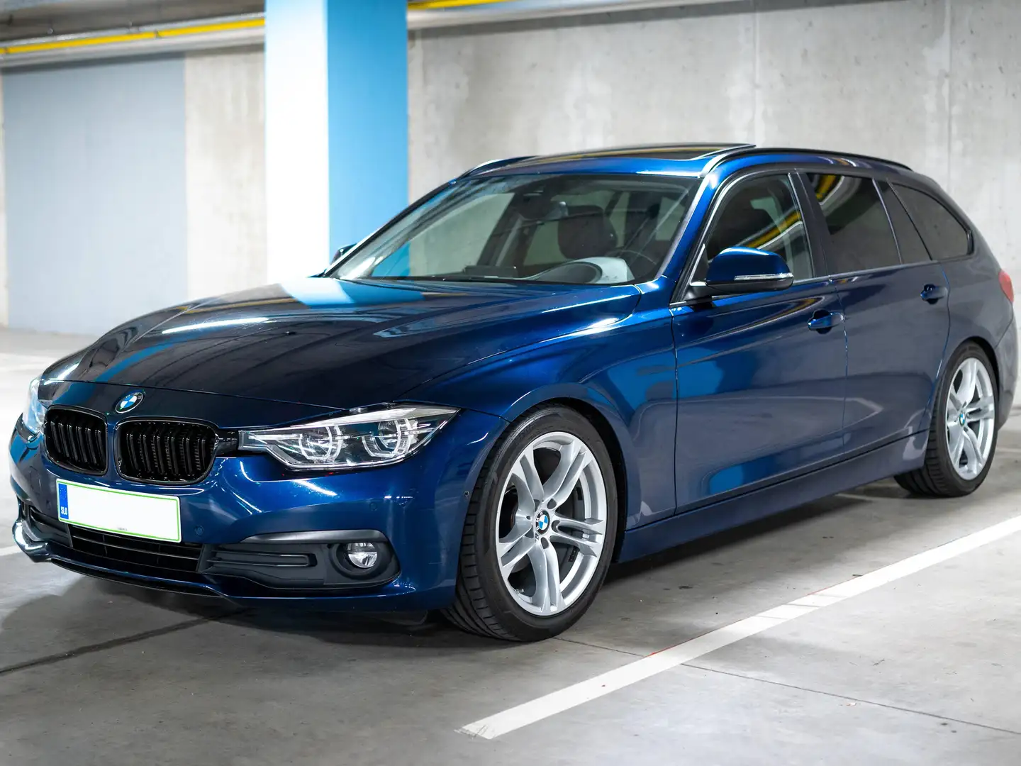 BMW 318 318d Touring Aut. Blau - 1