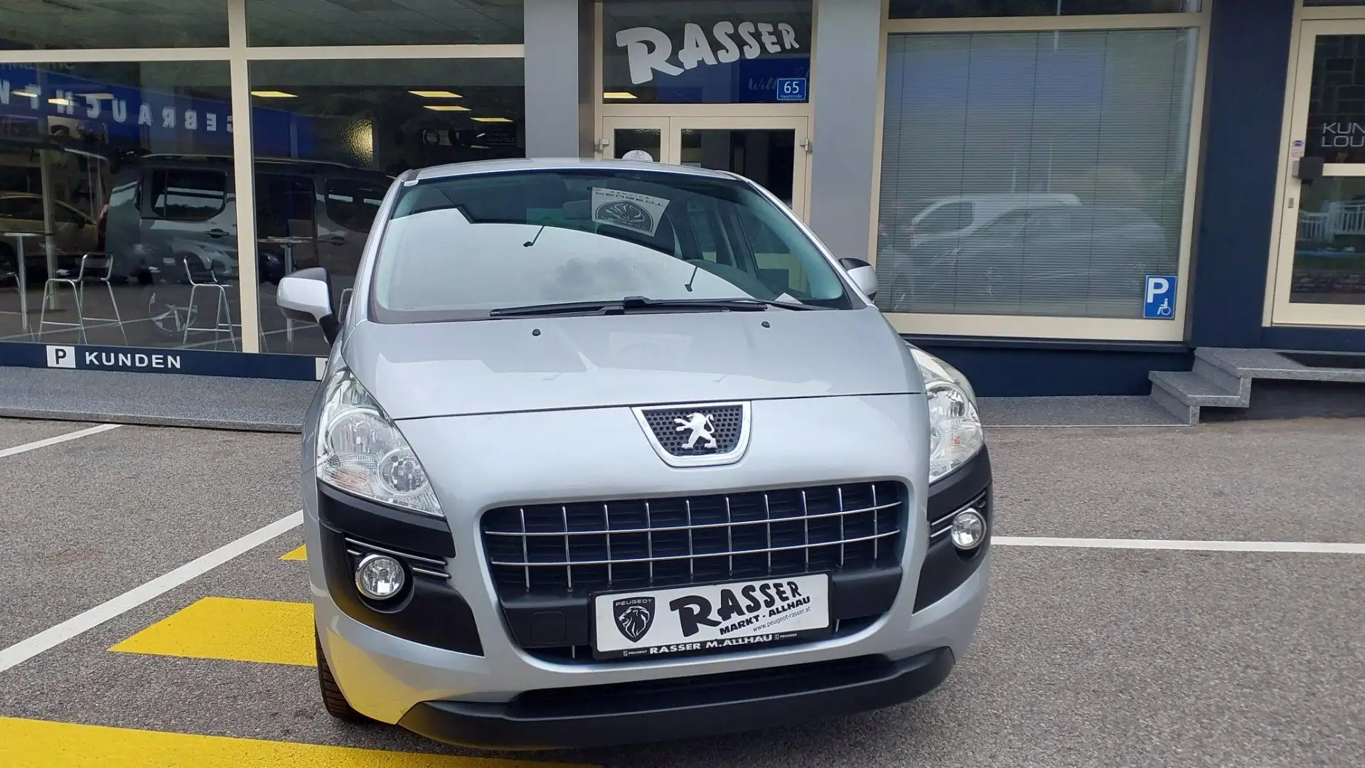 Peugeot 3008 HDI 110 Silber - 1