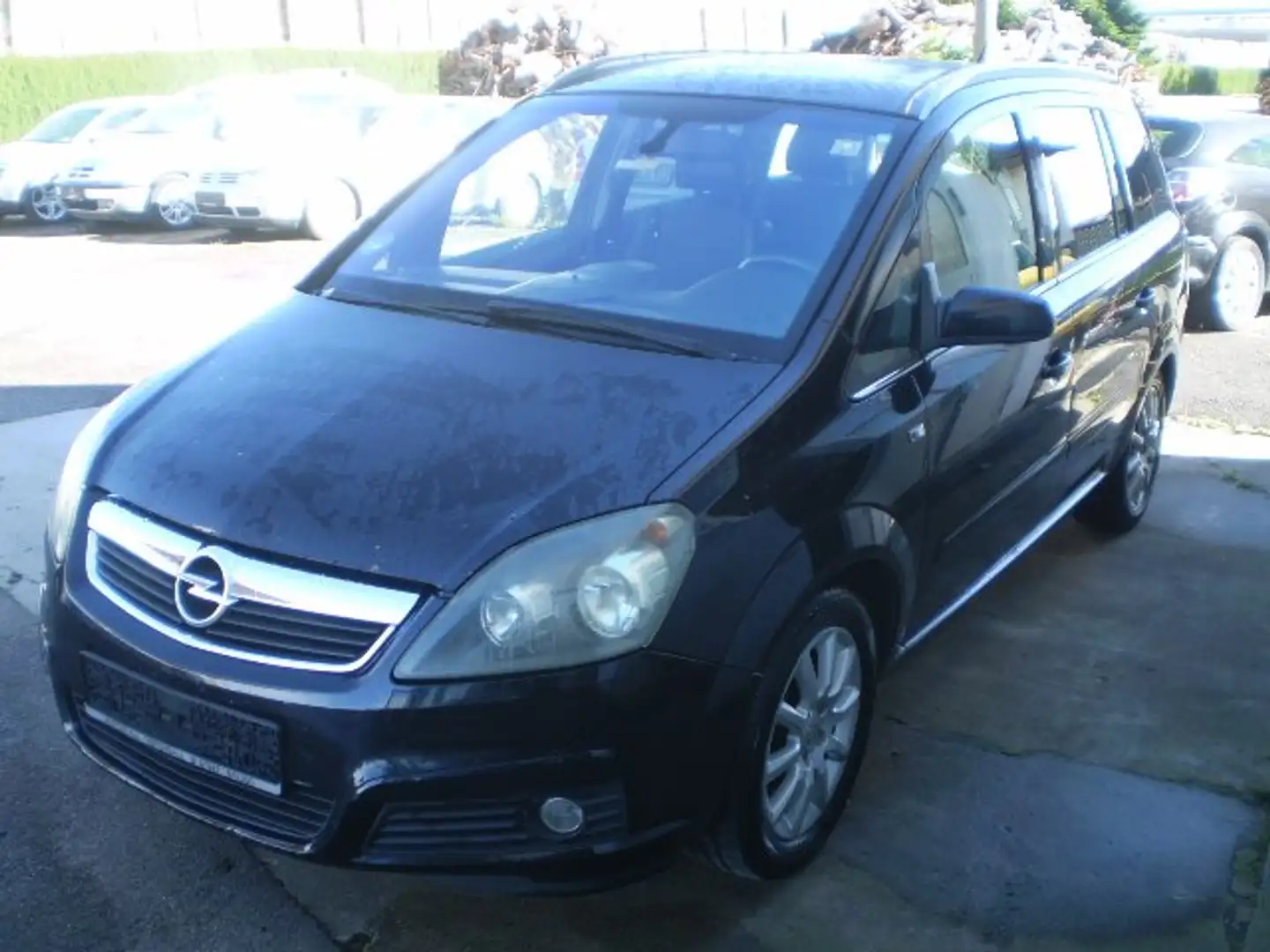 Opel Zafira 1.9 CDTI -MOTORSCHADEN!!!!!!!!! Noir - 2
