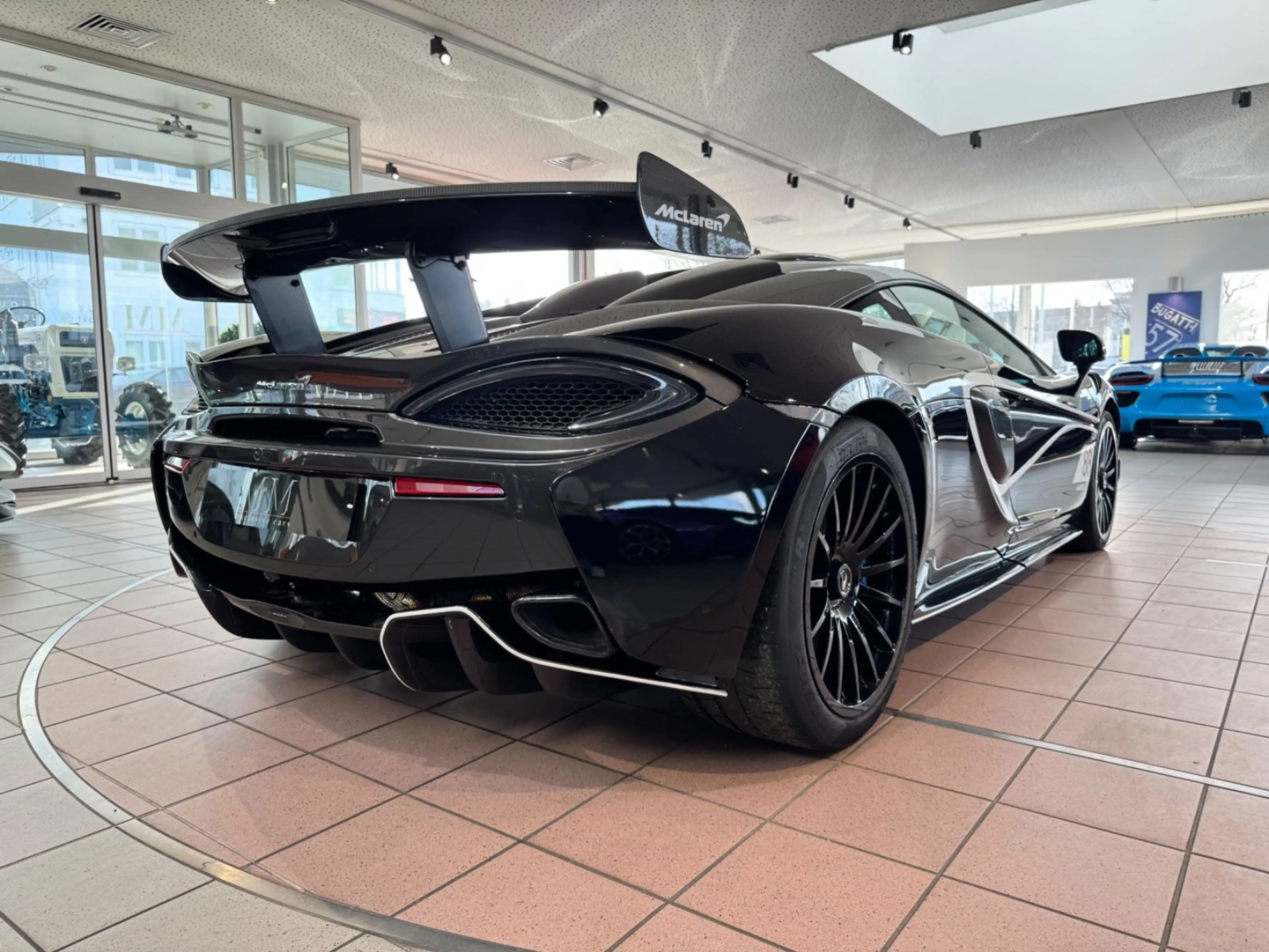 McLaren 620R "187 OF 225" — photo 9