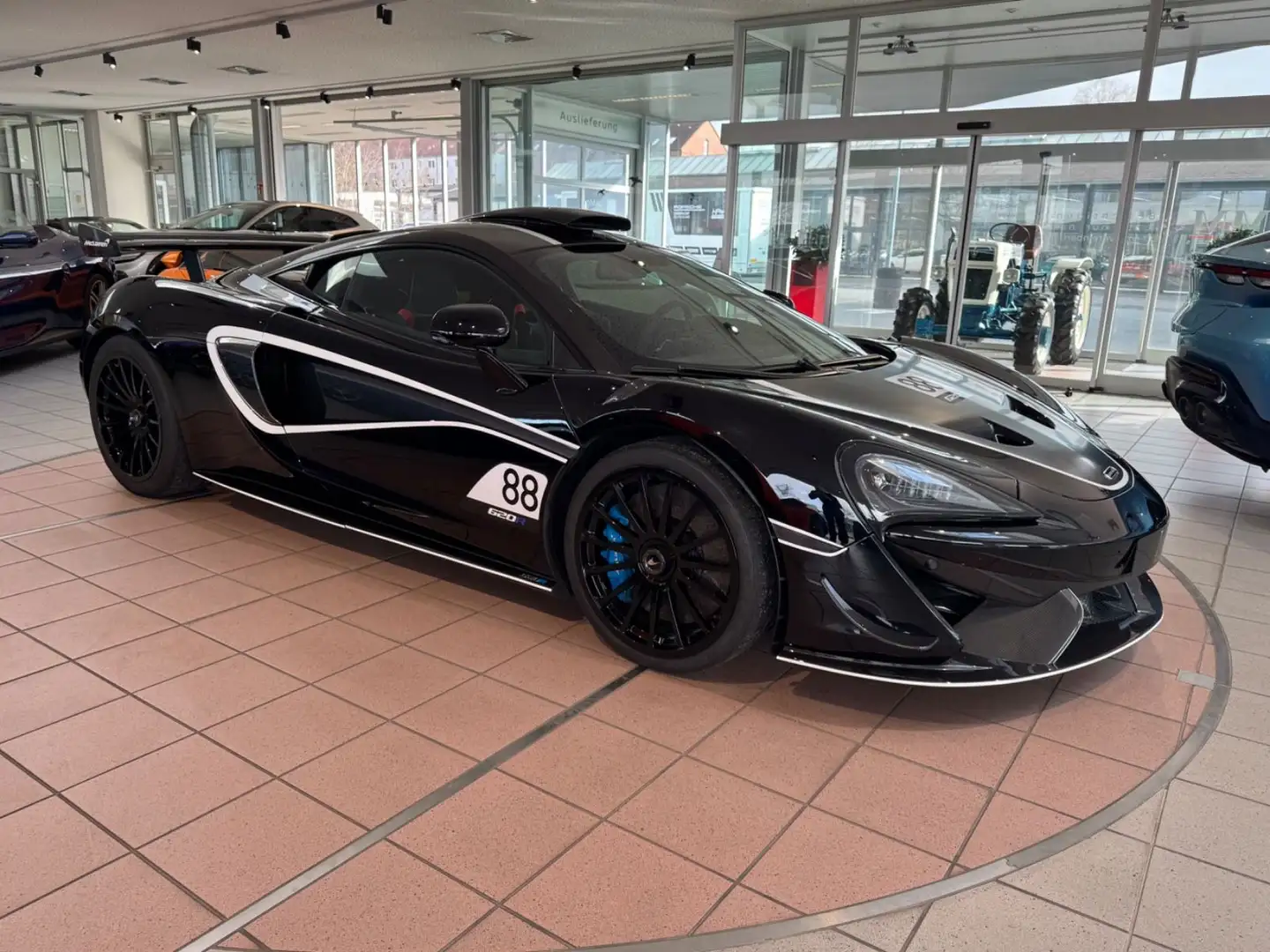 McLaren 620R "187 OF 225" Schwarz - 2