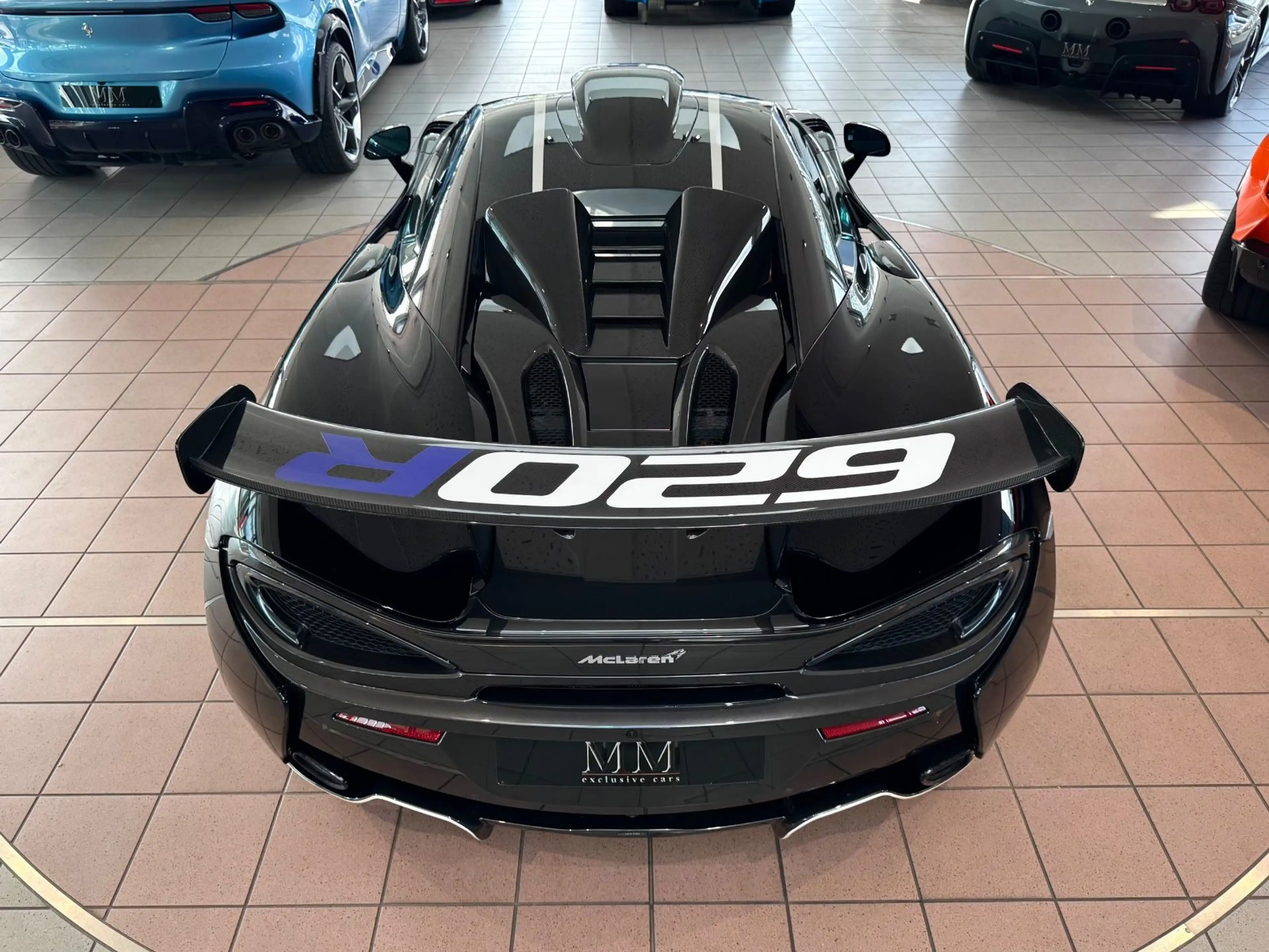 McLaren 620R "187 OF 225" — photo 11