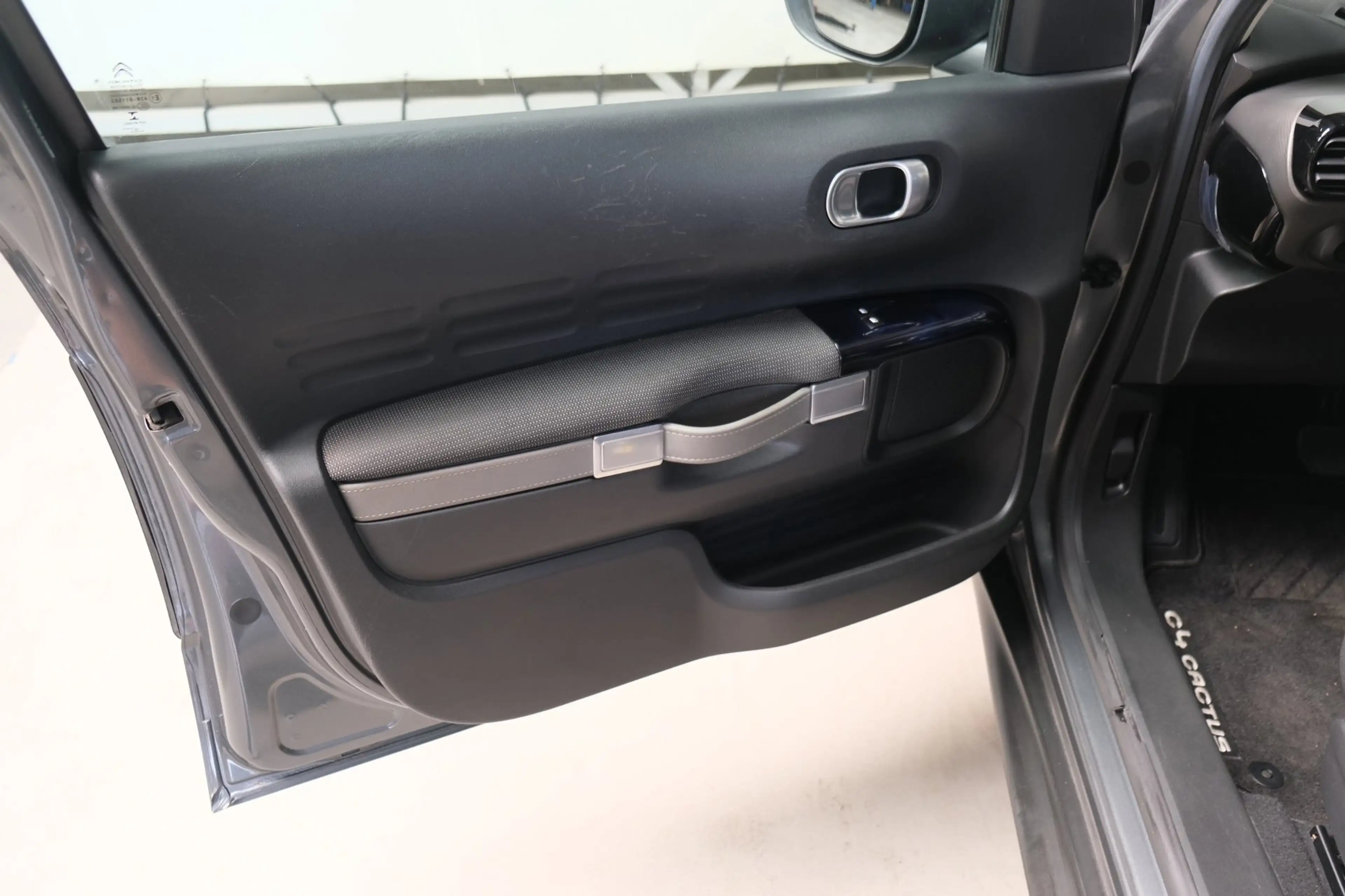 Citroen C4 Cactus 1.2 PureTech Business Automaat — photo 11