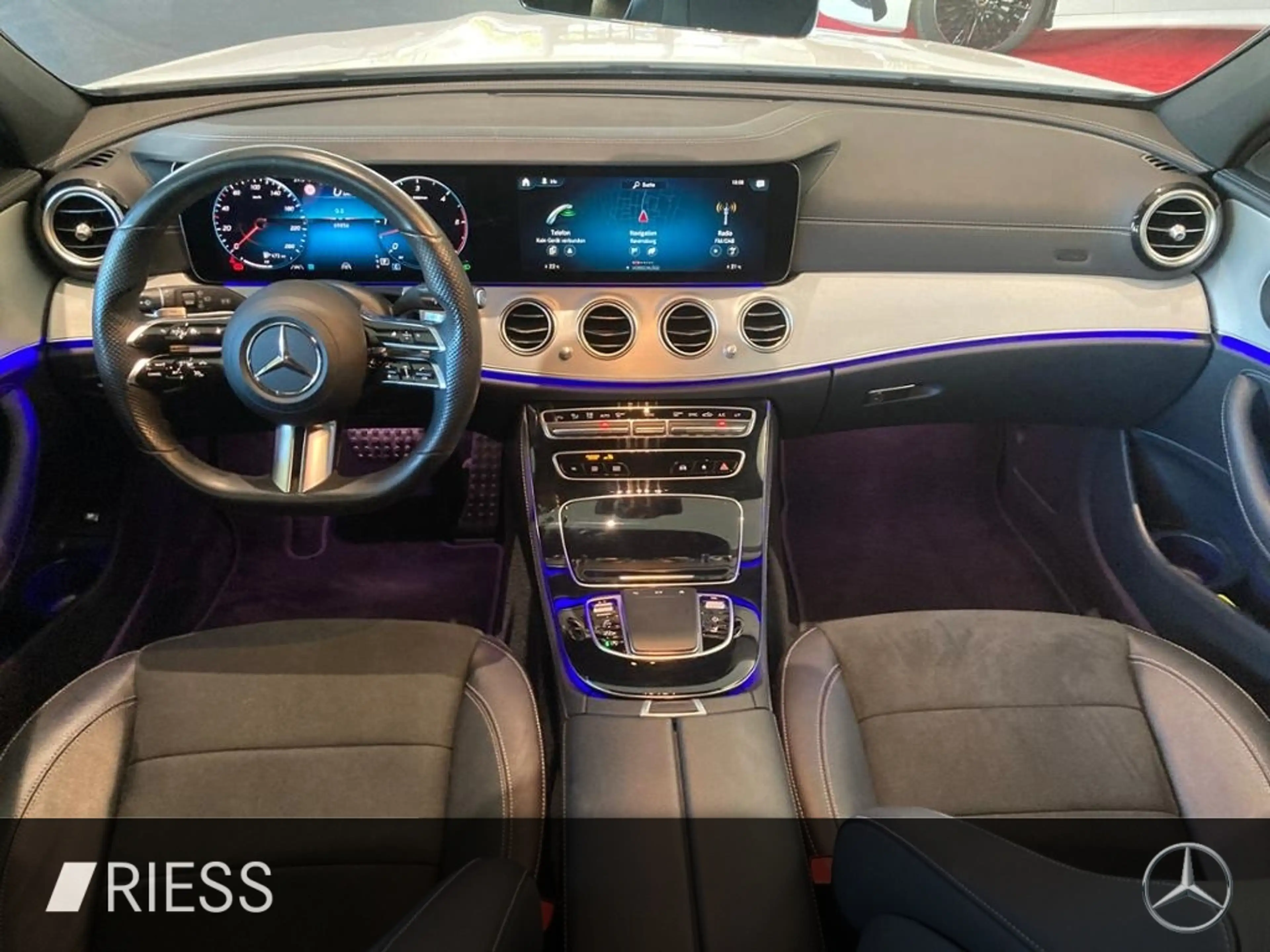 Mercedes-Benz E 400 d 4M T AMG AHK MEMO DISTRO LED MBUX NAVI+ — photo 12