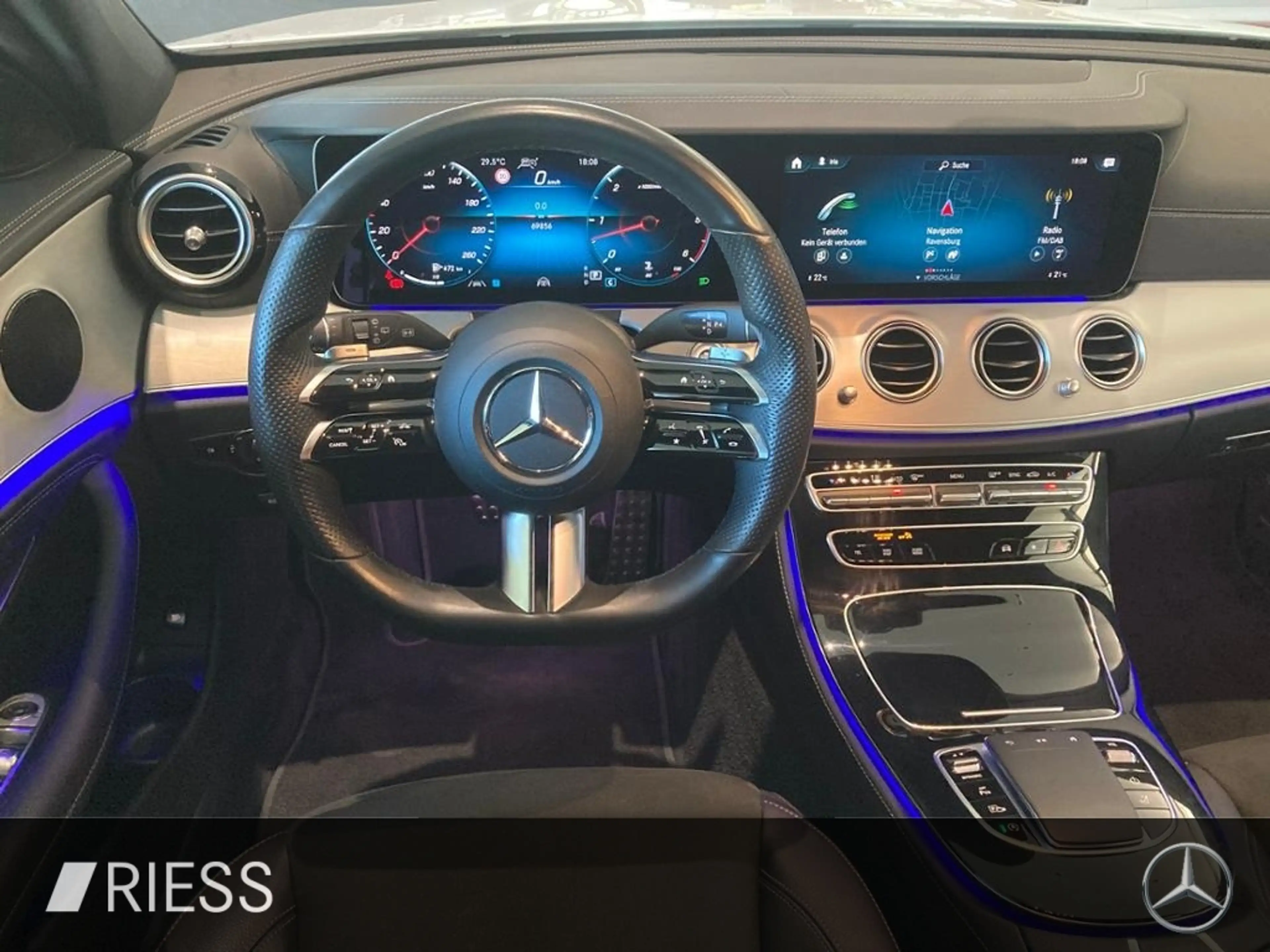 Mercedes-Benz E 400 d 4M T AMG AHK MEMO DISTRO LED MBUX NAVI+ — photo 11