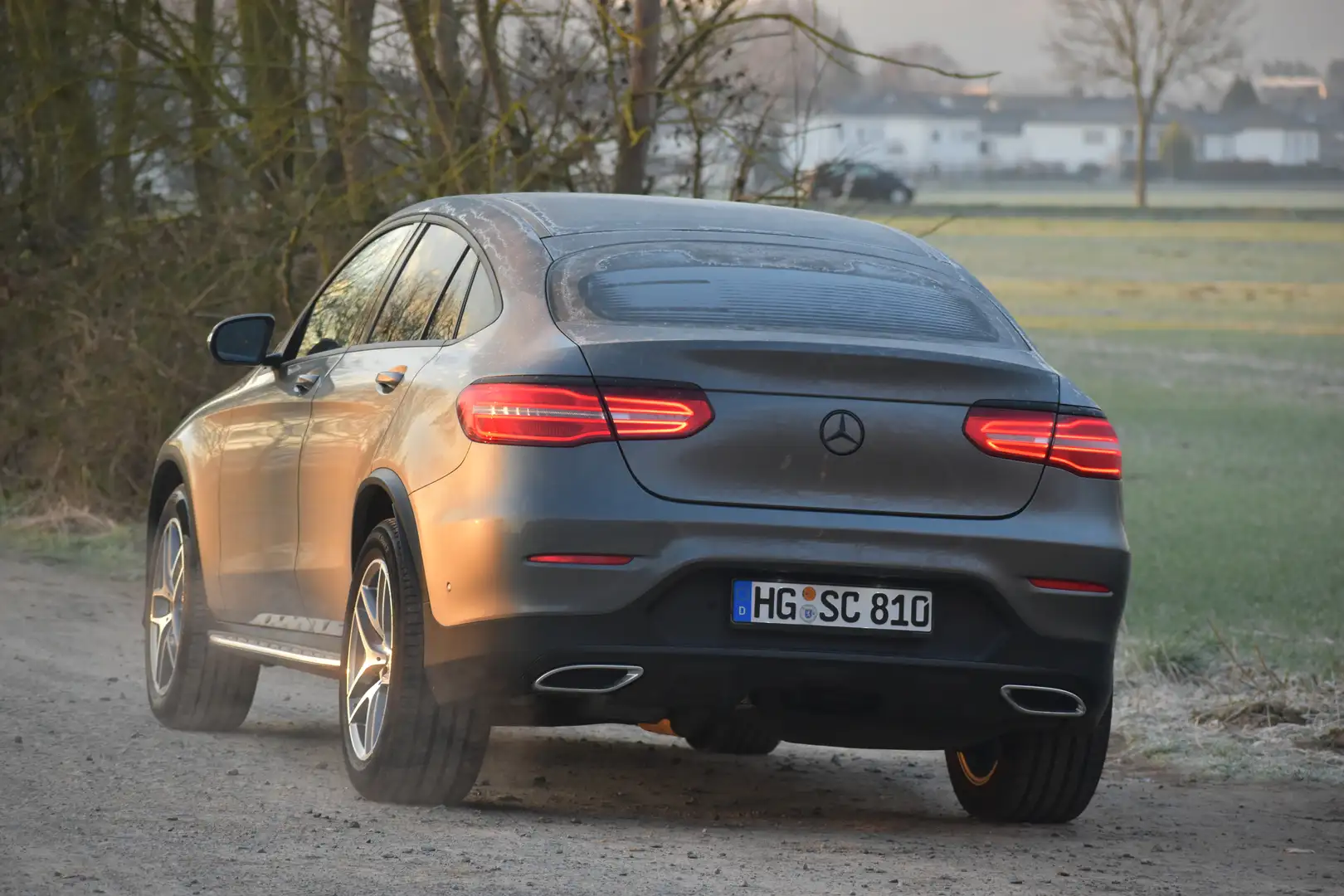Mercedes-Benz GLC 250 d Coupe 4Matic 9G-TRONIC AMG Line Grau - 1