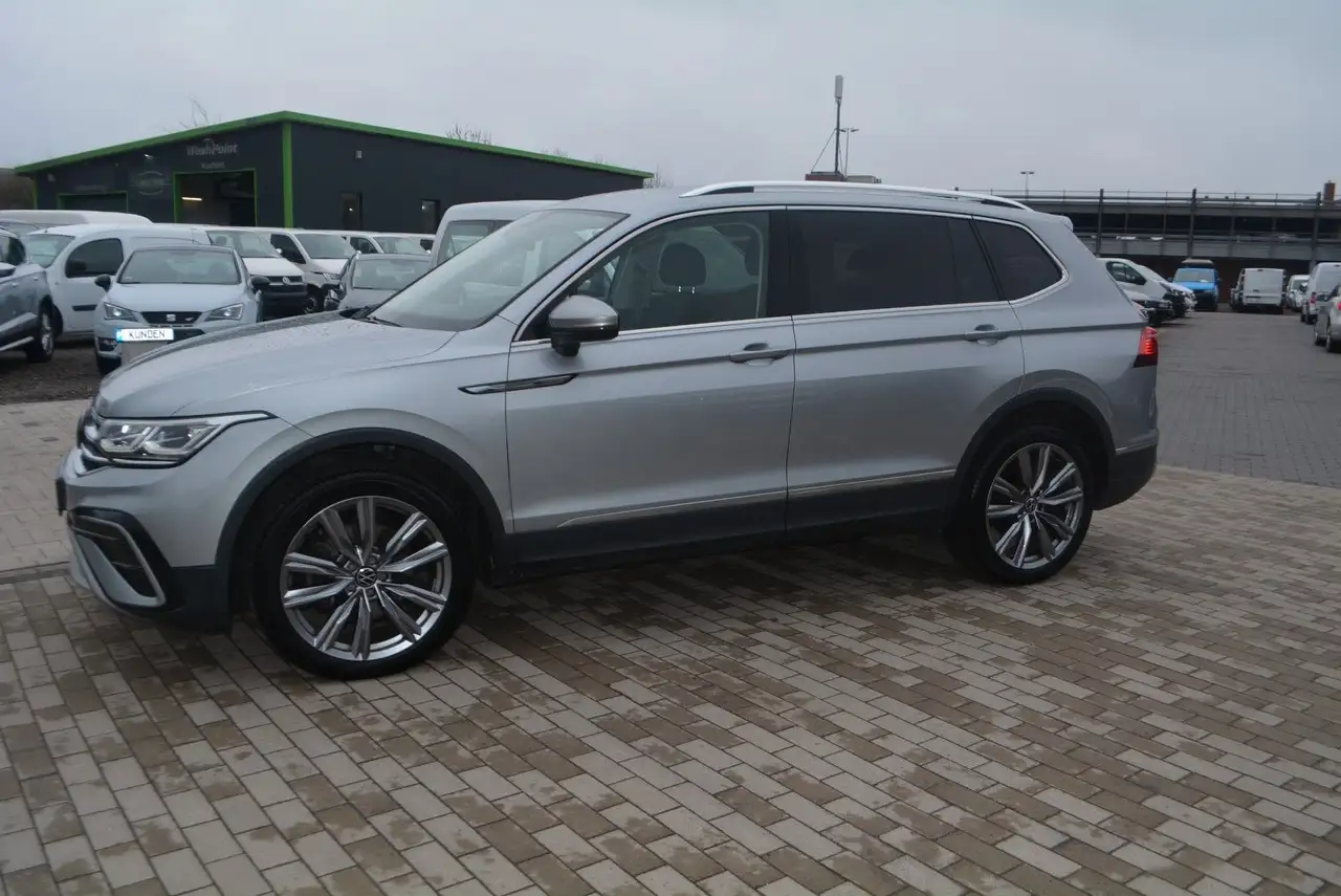 2022 Volkswagen Tiguan Allspace Elegance 4Motion-Sportpaket, photograph 5