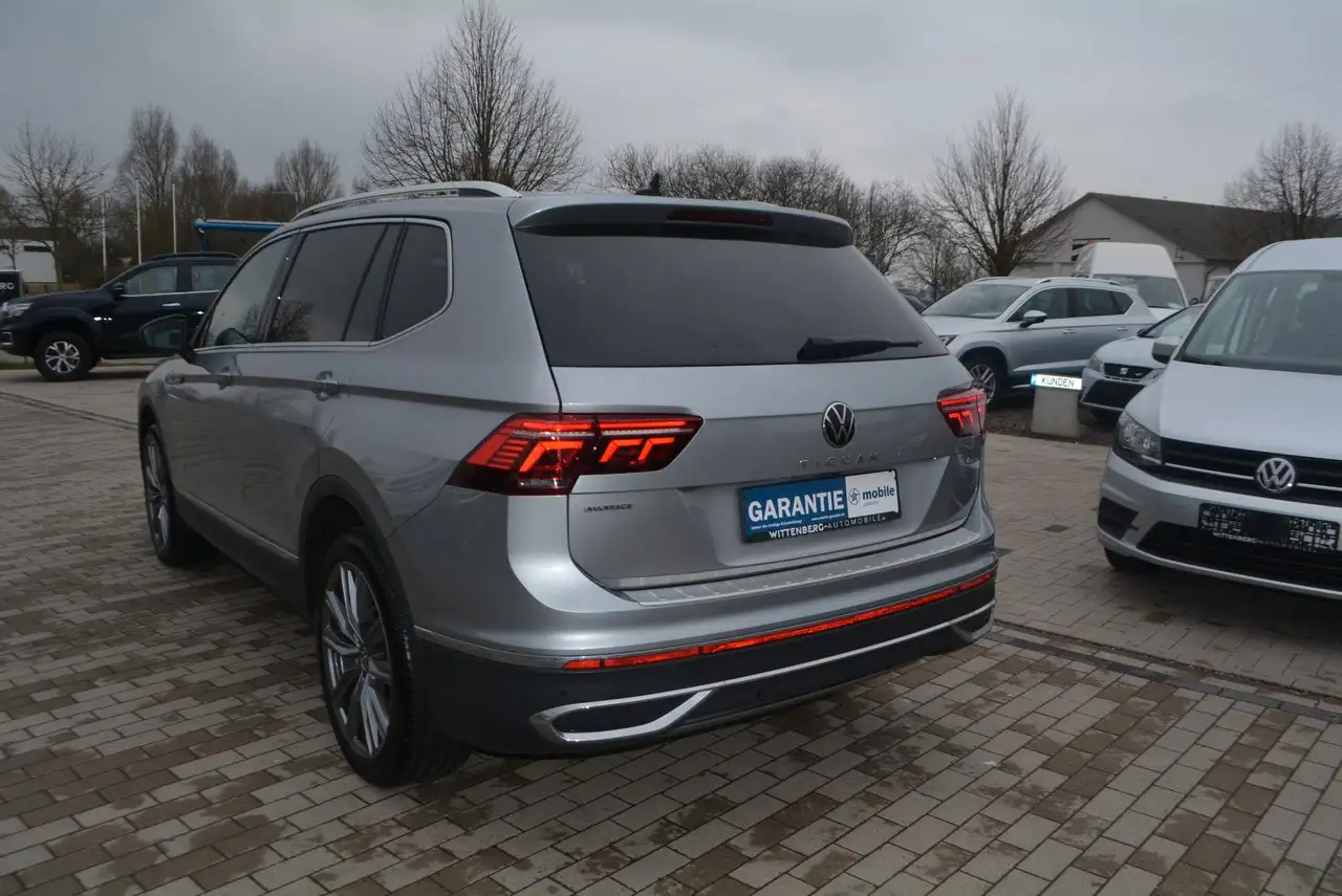 2022 Volkswagen Tiguan Allspace Elegance 4Motion-Sportpaket, photograph 11