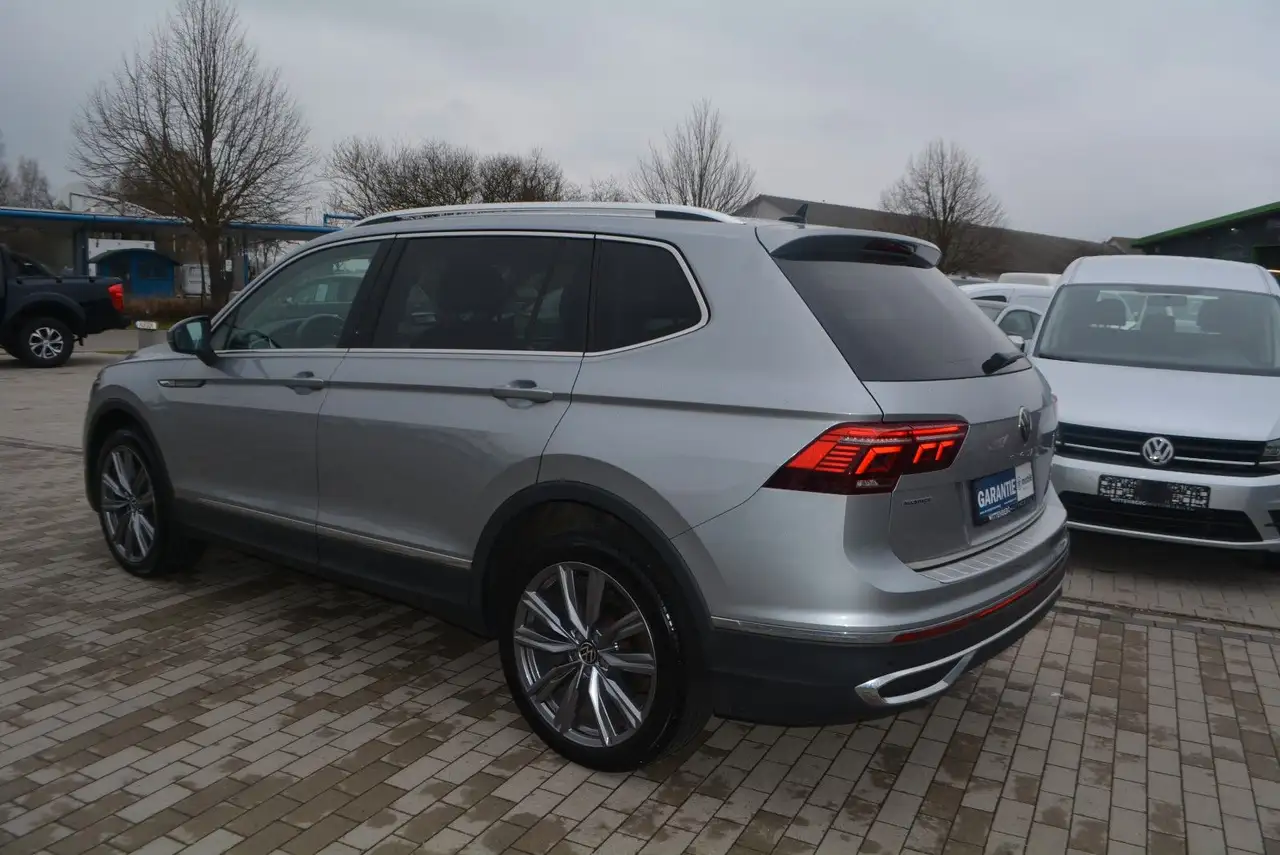 2022 Volkswagen Tiguan Allspace Elegance 4Motion-Sportpaket, photograph 9