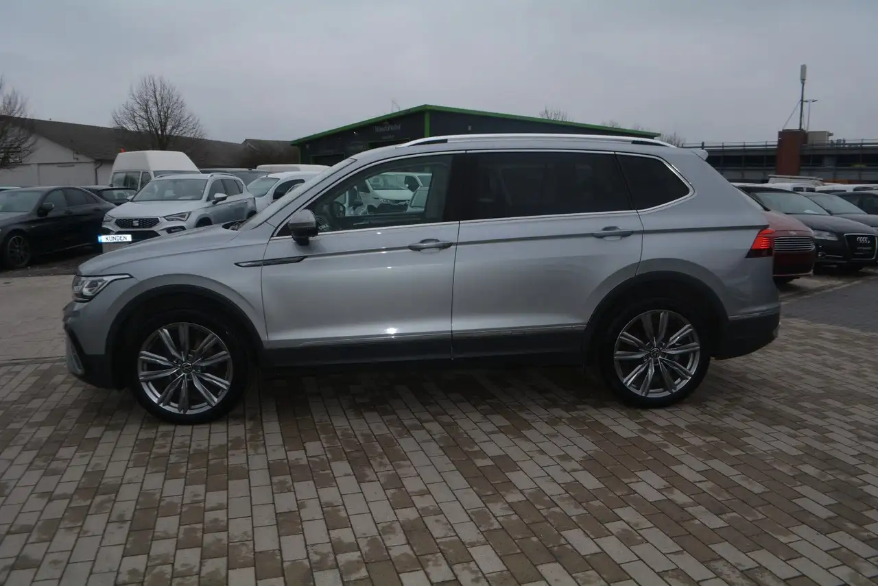 2022 Volkswagen Tiguan Allspace Elegance 4Motion-Sportpaket, photograph 6