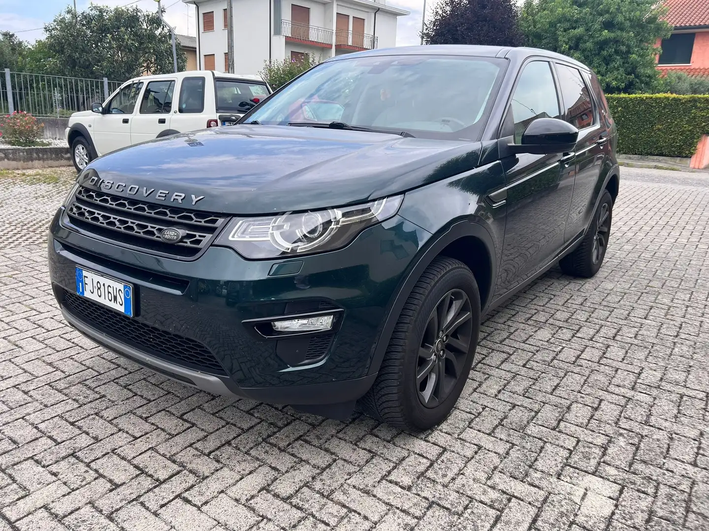 Land Rover Discovery Sport Discovery Sport td4 HSE Luxury + TETTO PANORAMICO Nero - 1