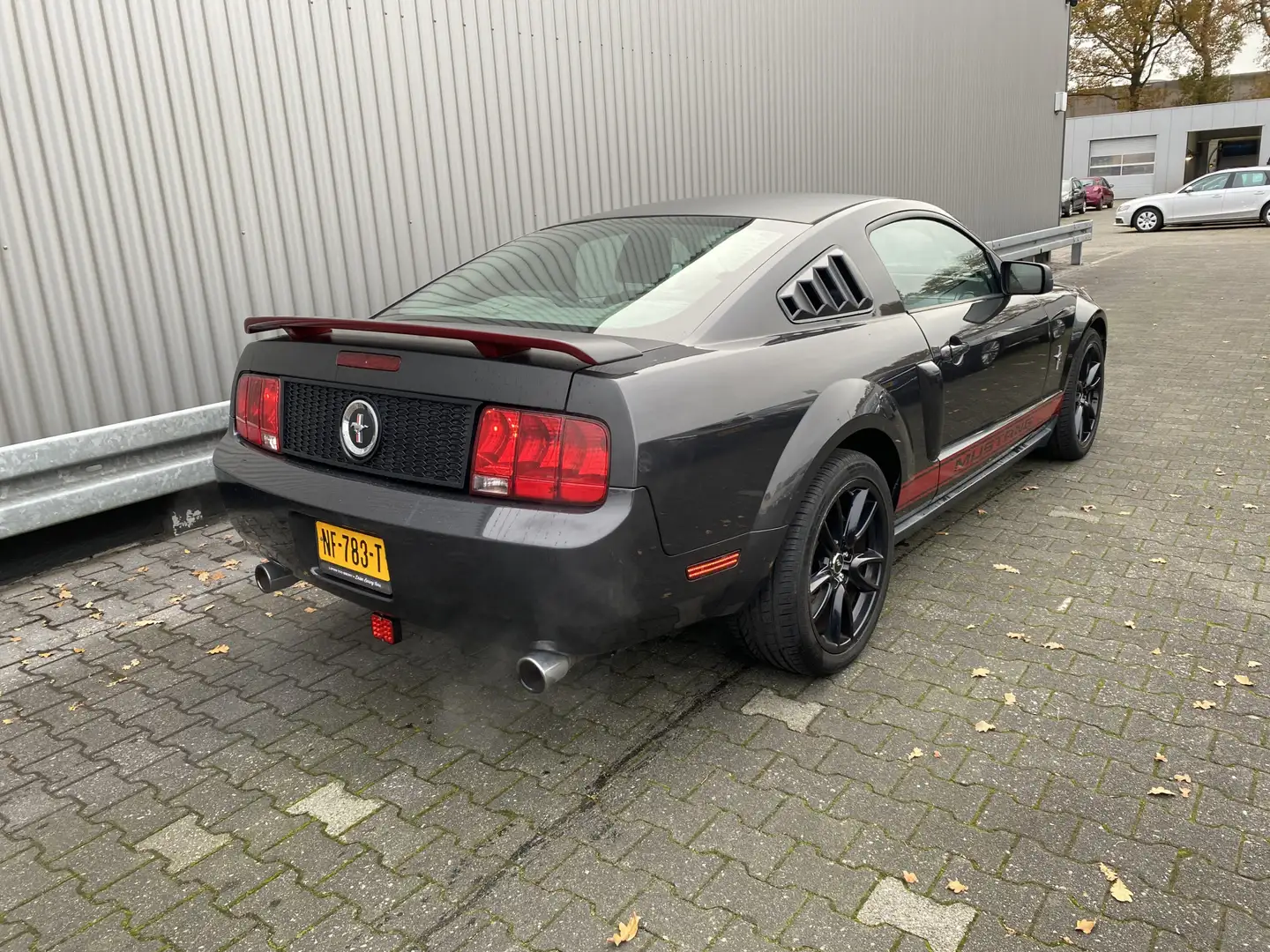 Ford Mustang USA 4.0 V6 Leer, A/C, Historie bekend, LED dagrij, Grijs - 2