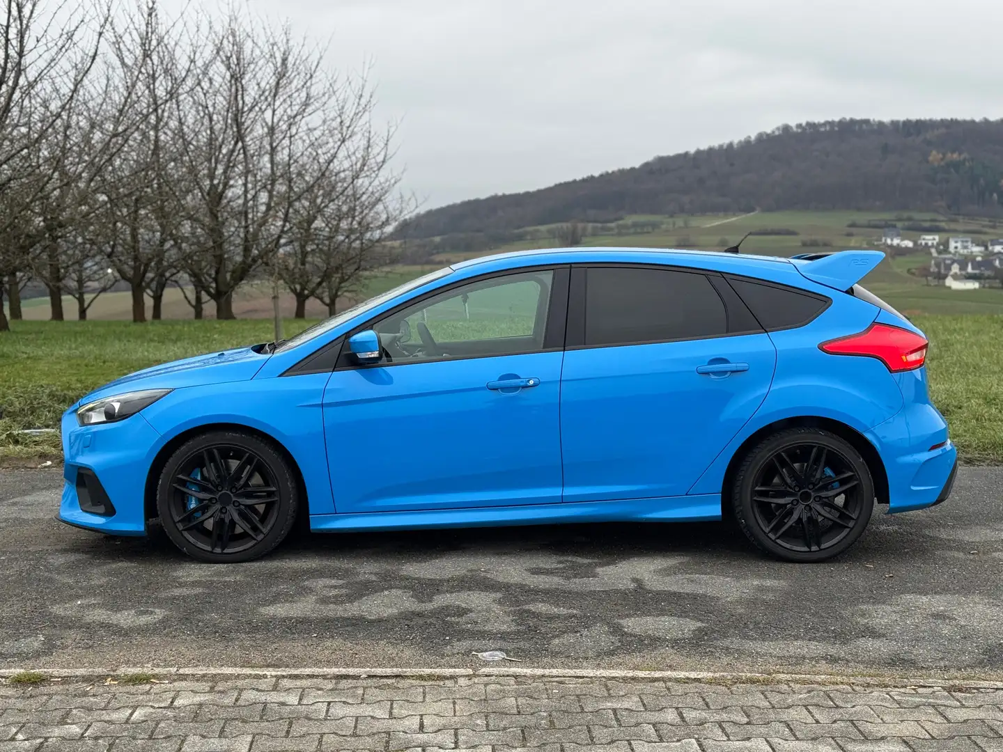 Ford Focus RS 1.Hand! KEIN TUNING! SEHR GEPFLEGT! Bleu - 2