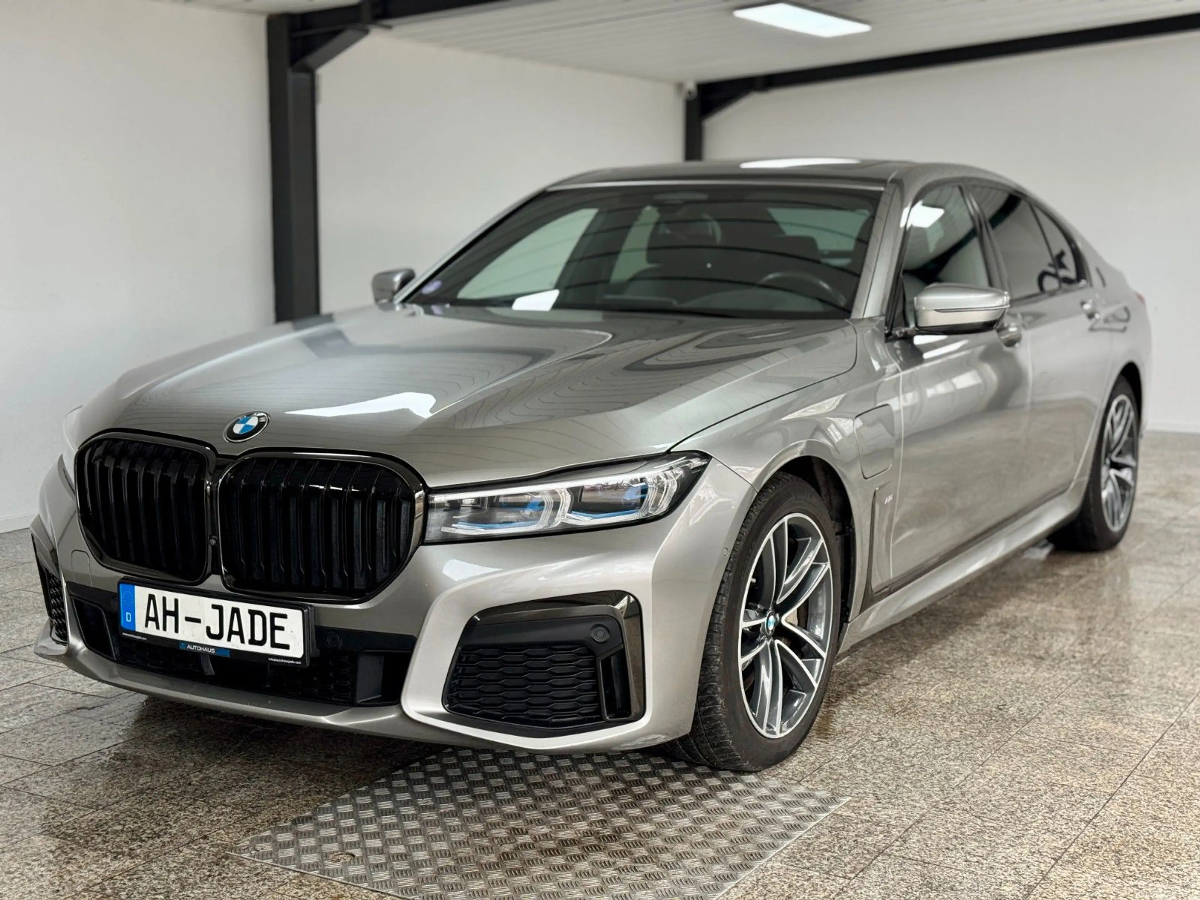 BMW 745 e M Sport*LASER*H/K*Massage*HuD — photo 2