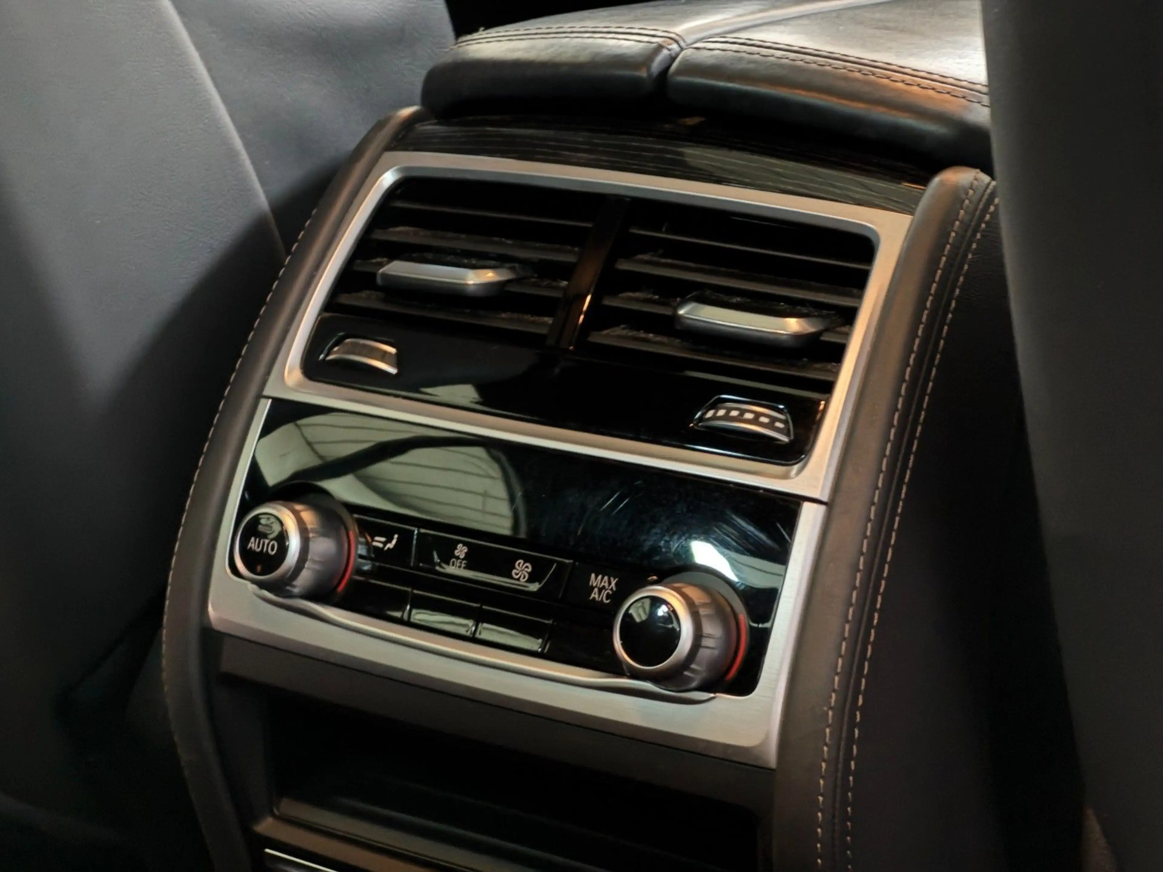 BMW 745 e M Sport*LASER*H/K*Massage*HuD — photo 32