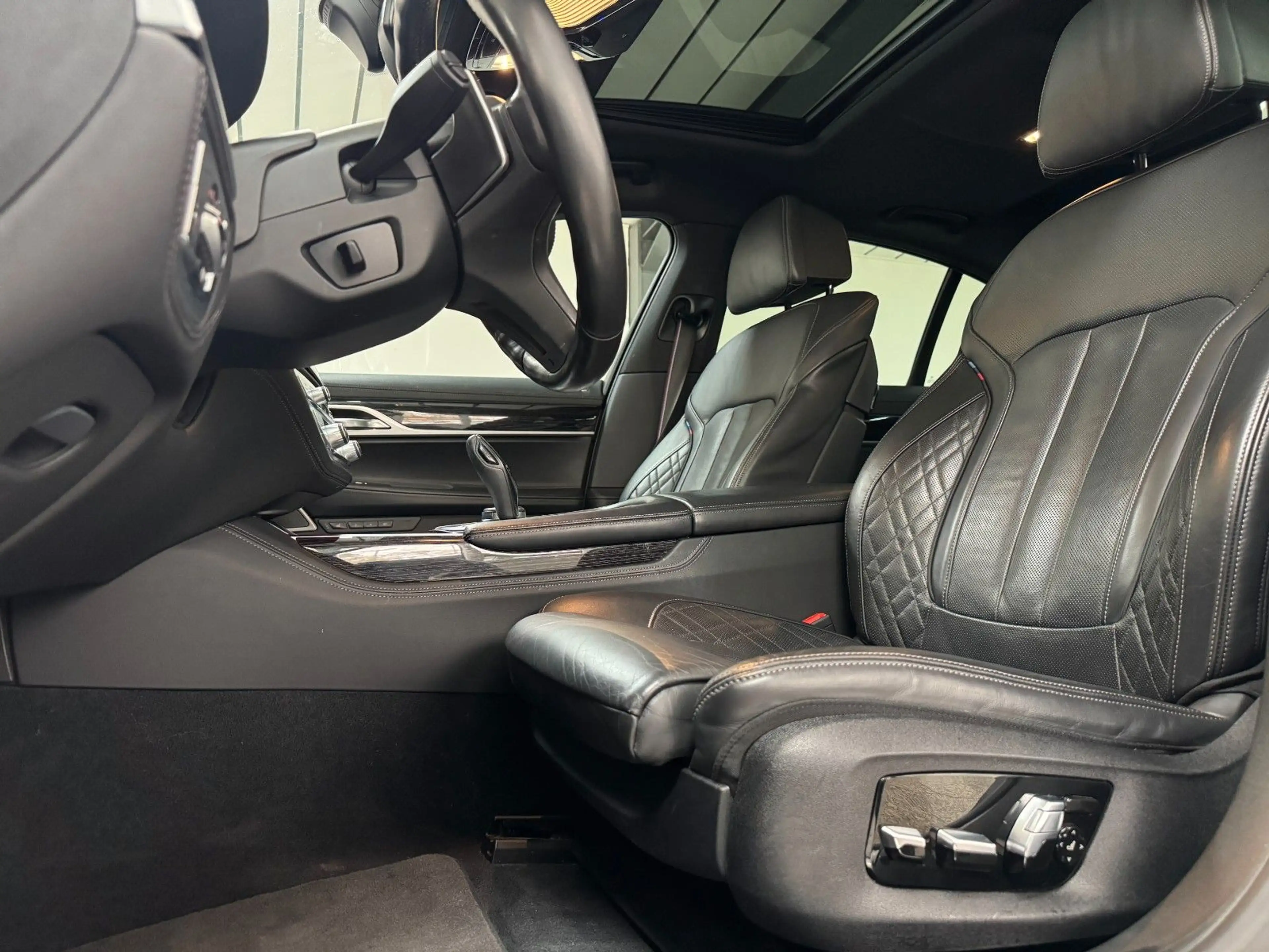 BMW 745 e M Sport*LASER*H/K*Massage*HuD — photo 16