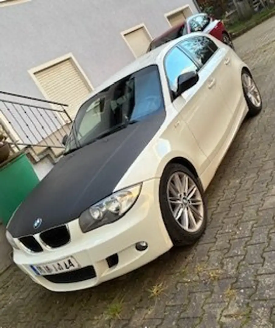 BMW 116 116d DPF Edition Sport Weiß - 1