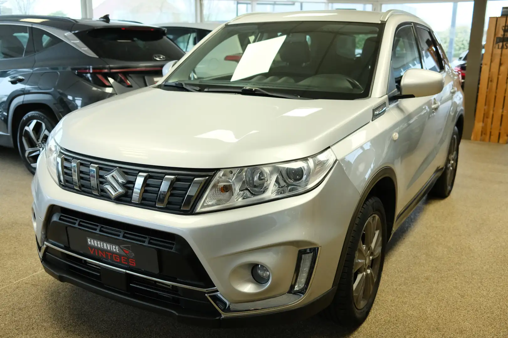 Suzuki Vitara 1.0 Boosterjet Select Afn trekhaak, Camera, Navi, Gris - 1