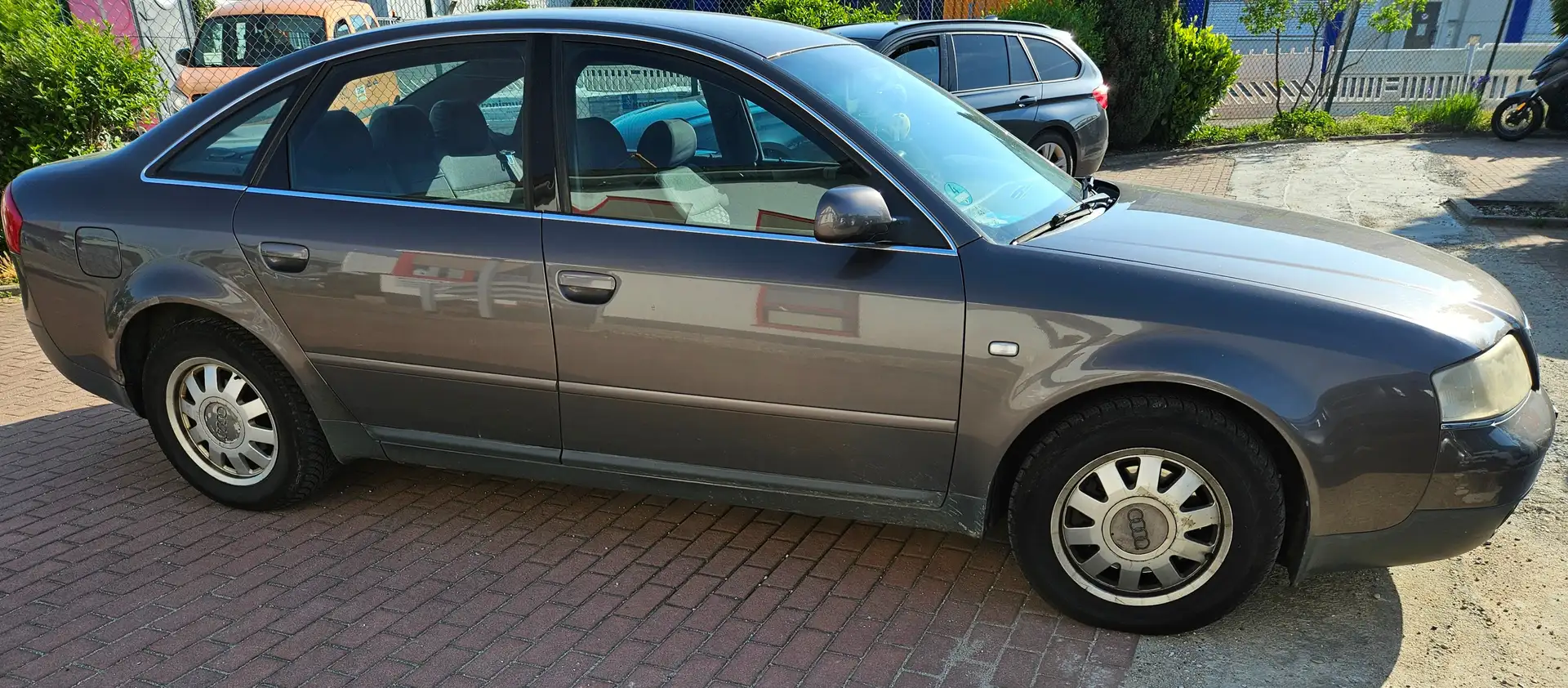 Audi A6 A6 2.4 Gris - 1