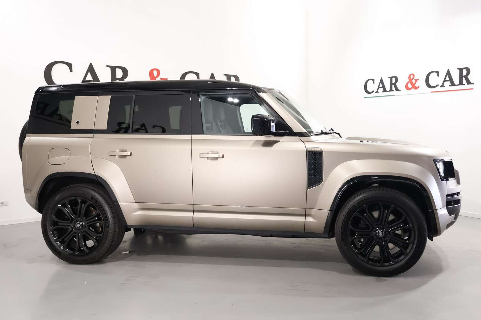 Land Rover Defender 110 OCTA P635 Auto 4.4 V8 MHEV -  - Joinsteer - #4