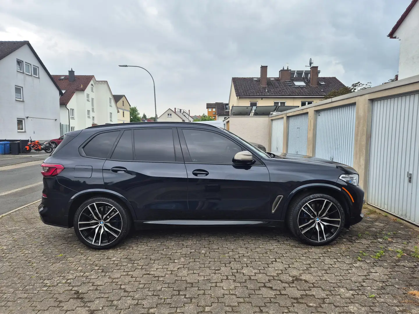 BMW X5 M X5 M50i - 1