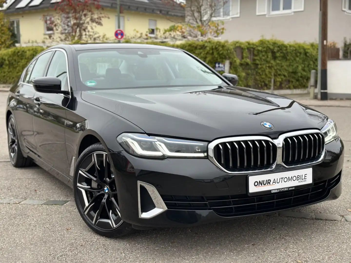 BMW 530 i xDrive Luxury Line NaviProf HuD Laser Leder Czarny - 1