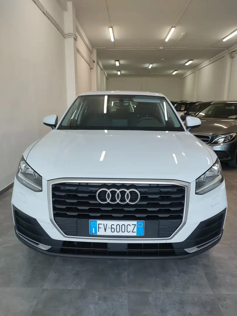 Audi Q2 30 TDI S tronic Business Bianco - 1