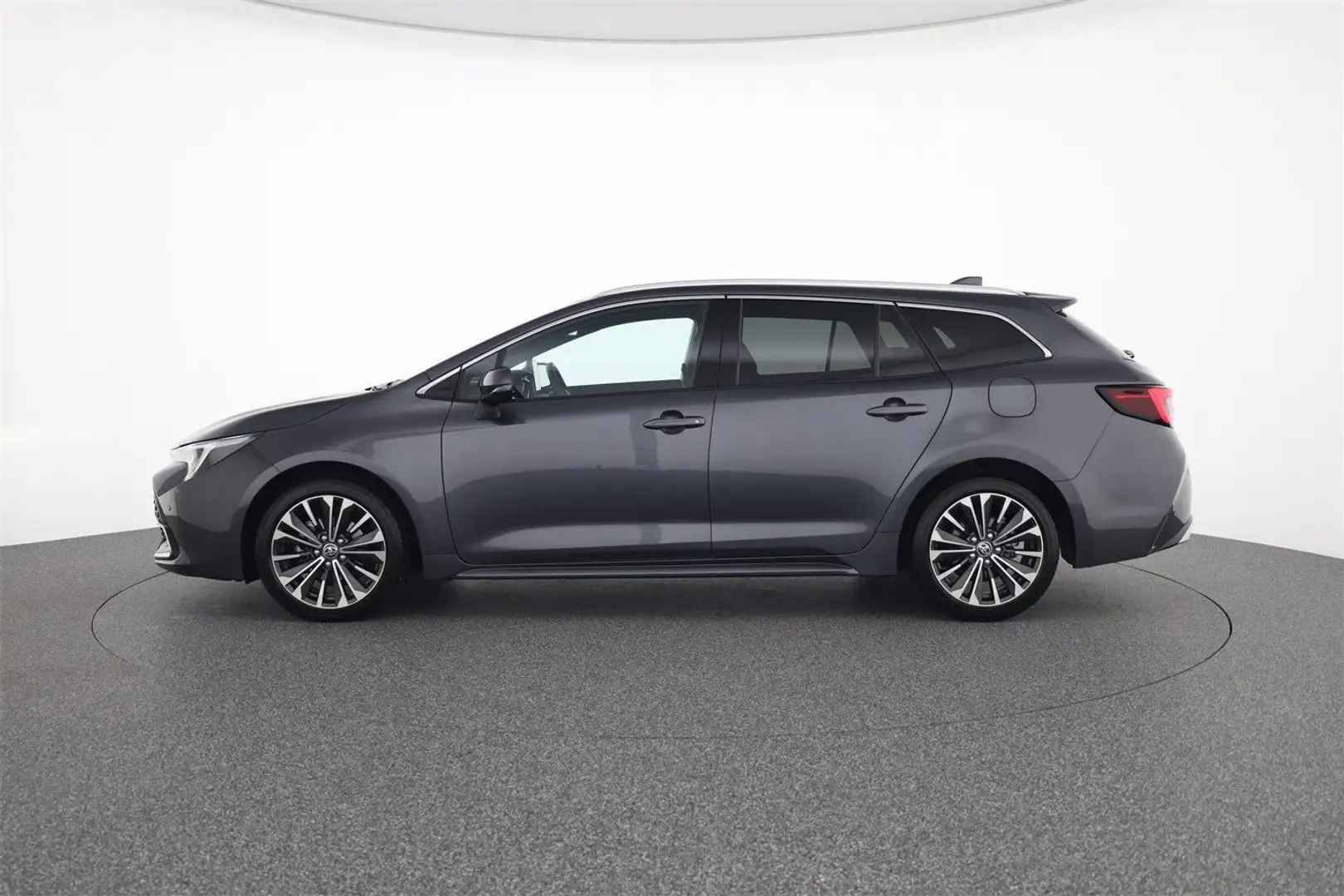 Toyota Corolla 1,8l Hybrid TS Active Drive, MY24 Grijs - 2
