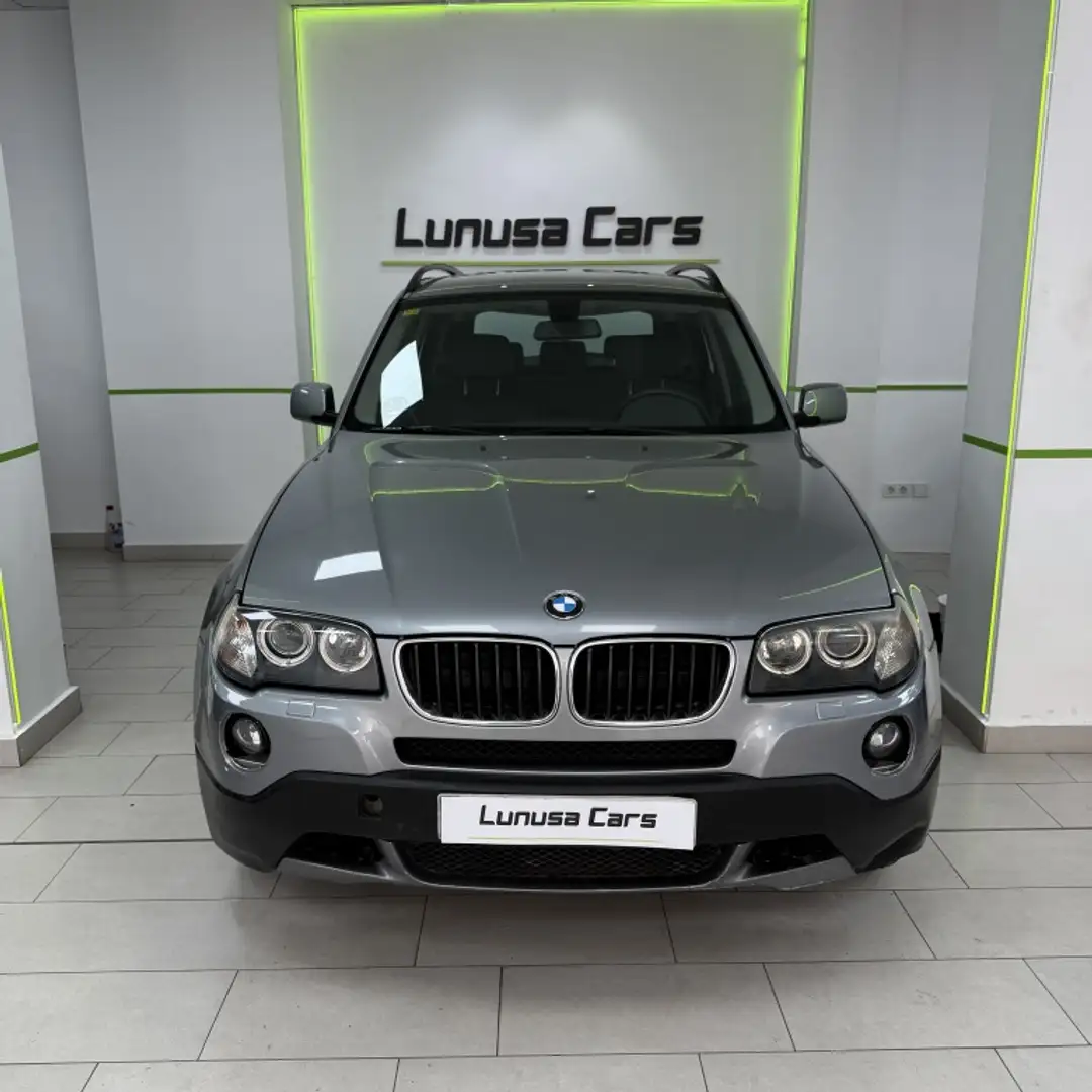 BMW X3 2.0d Aut. Gris - 2
