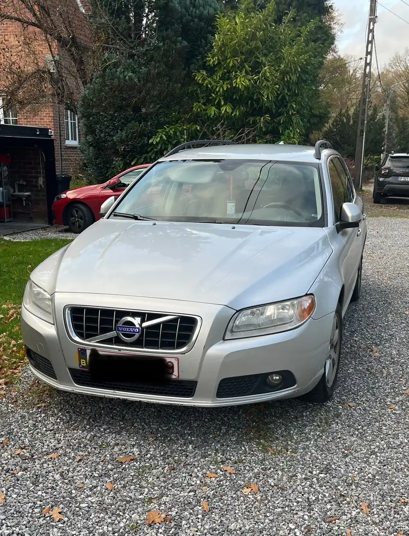 Volvo V70 2.0 D3 Momentum Geartronic - 1