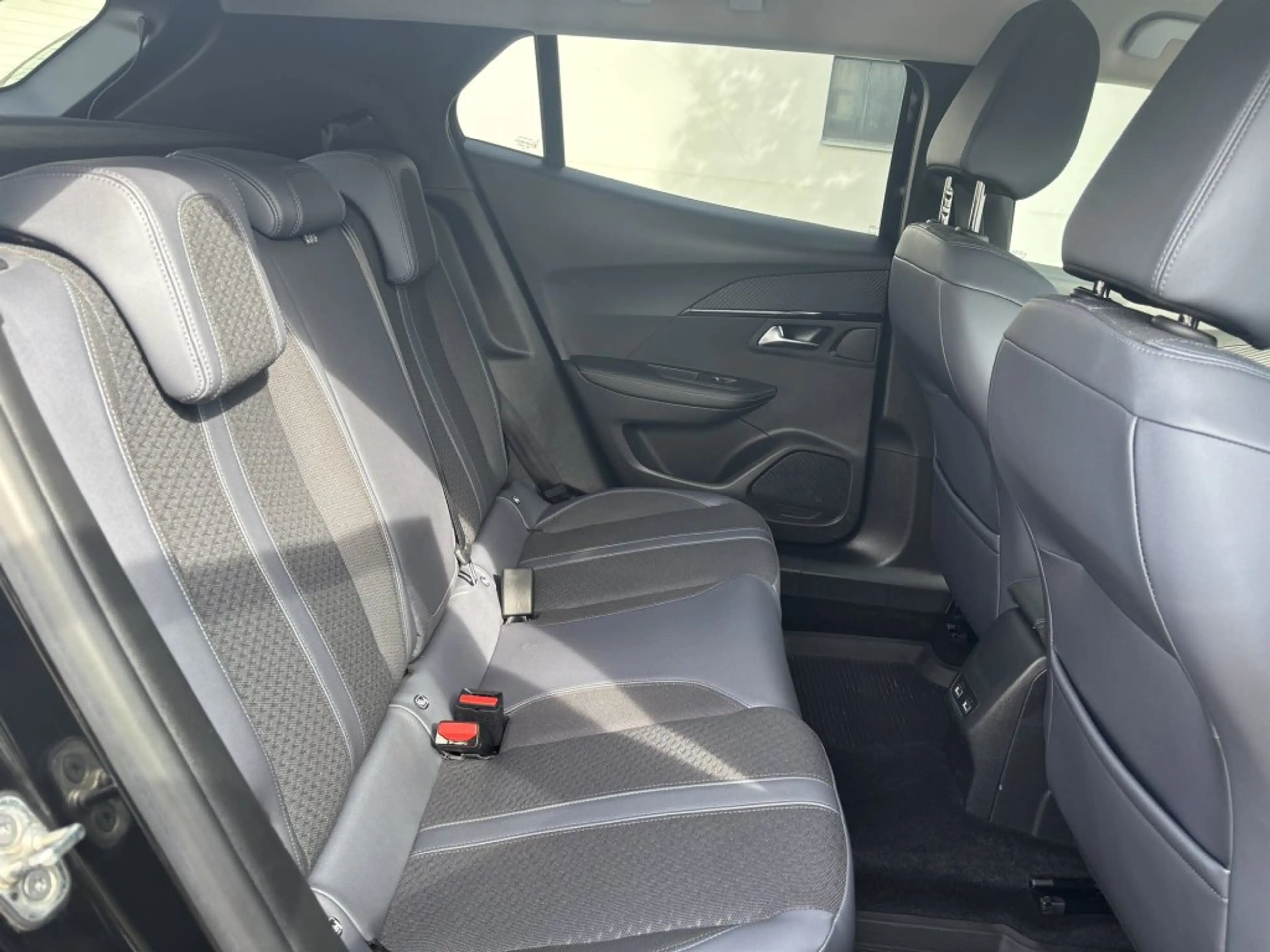 Peugeot 2008 Peugeot 2008 2.2Benz 100PS — photo 8