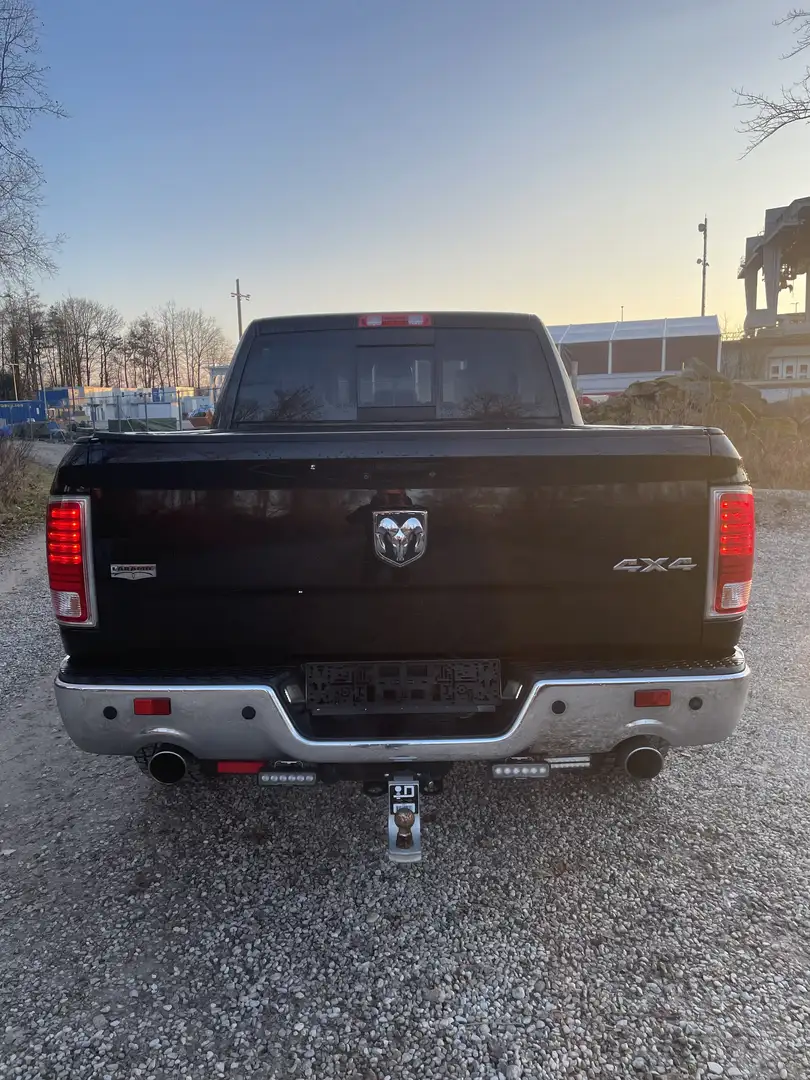 Dodge RAM 1500 Crew Cab Pick Up 4x Schwarz - 2