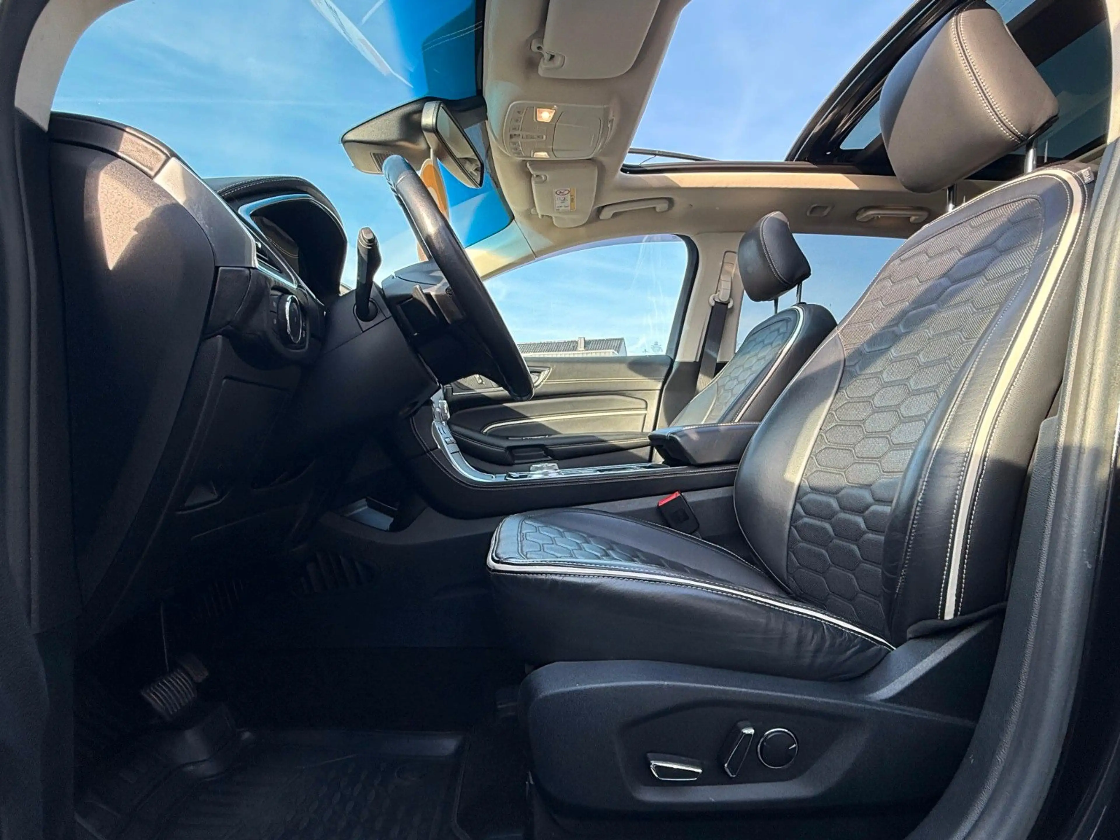 Ford Edge Vignale 2.0 TDCI 4x4 *Pano*ACC*AHK*Matrix — photo 12