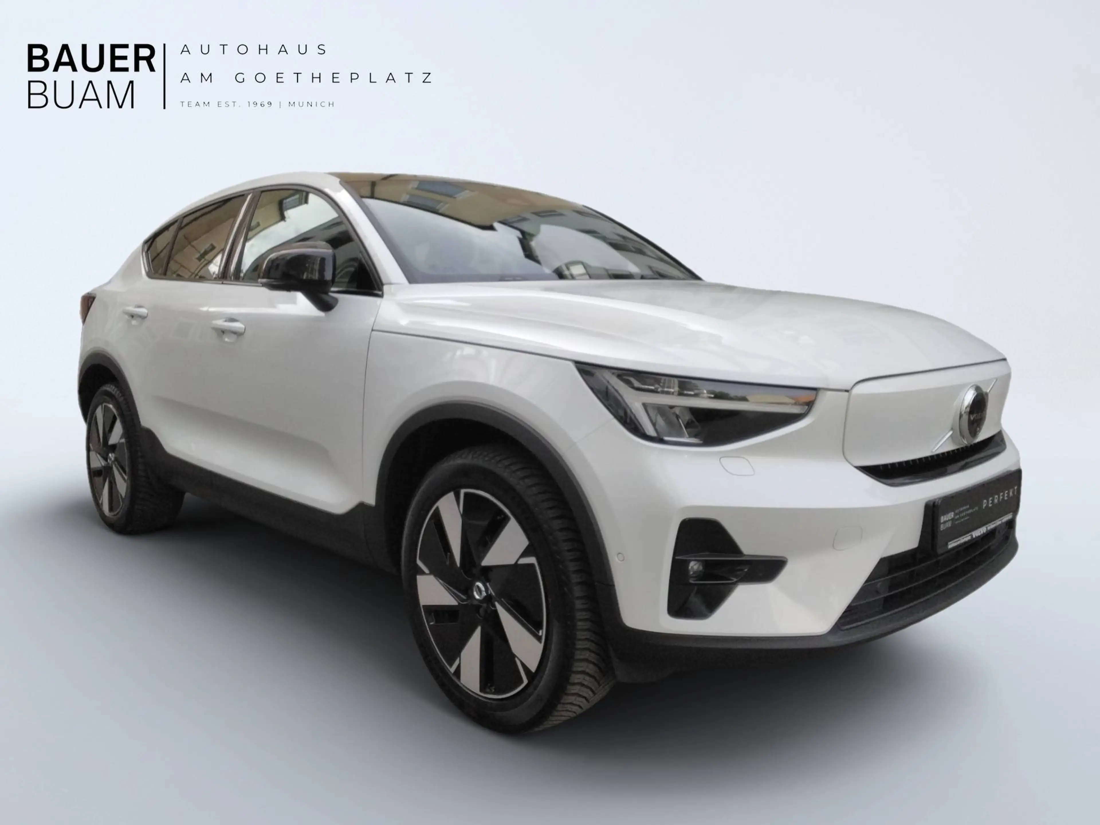 Volvo C40 Ultimate Recharge Pure Electric 2WD — photo 2