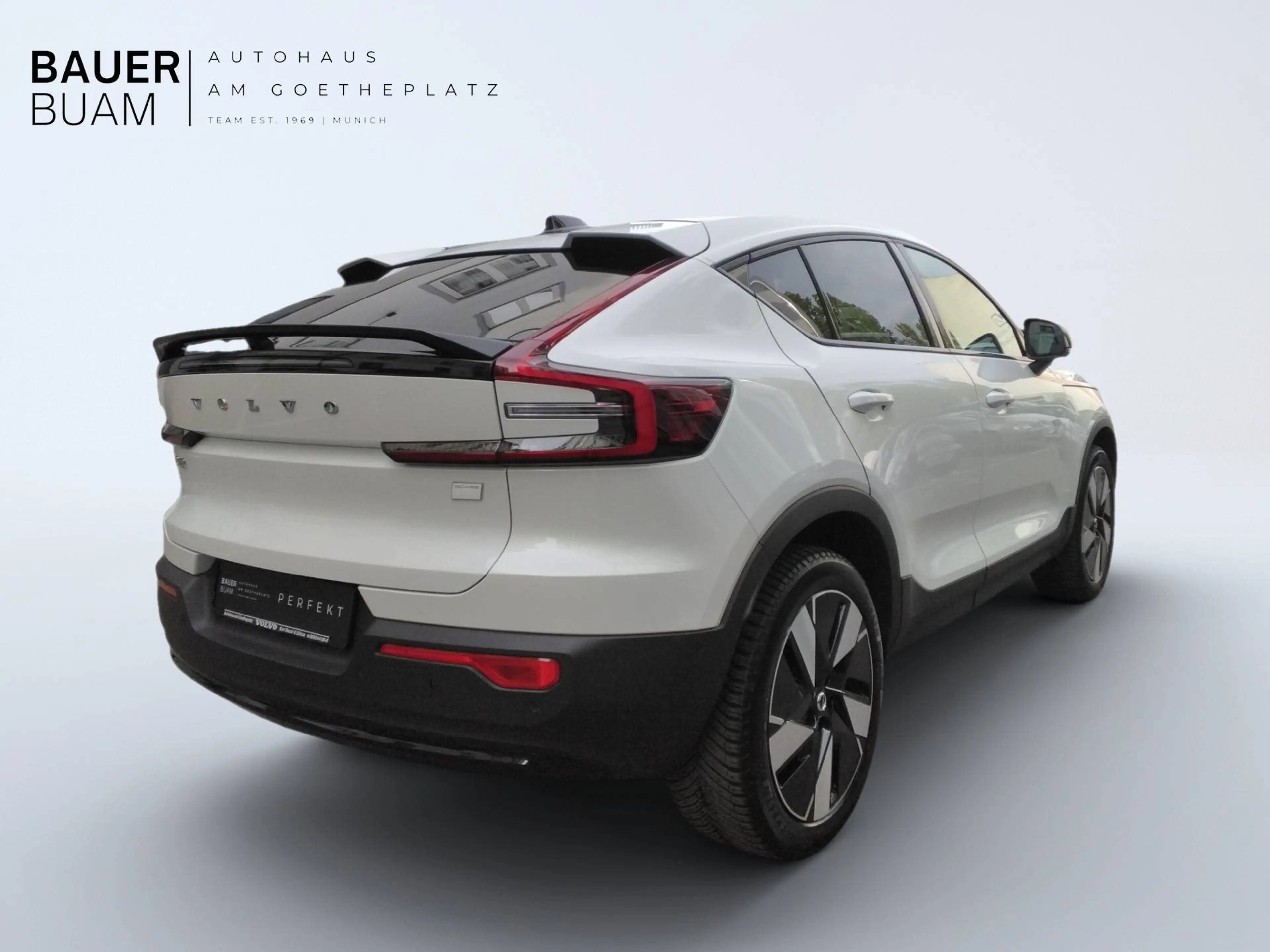 Volvo C40 Ultimate Recharge Pure Electric 2WD — photo 3