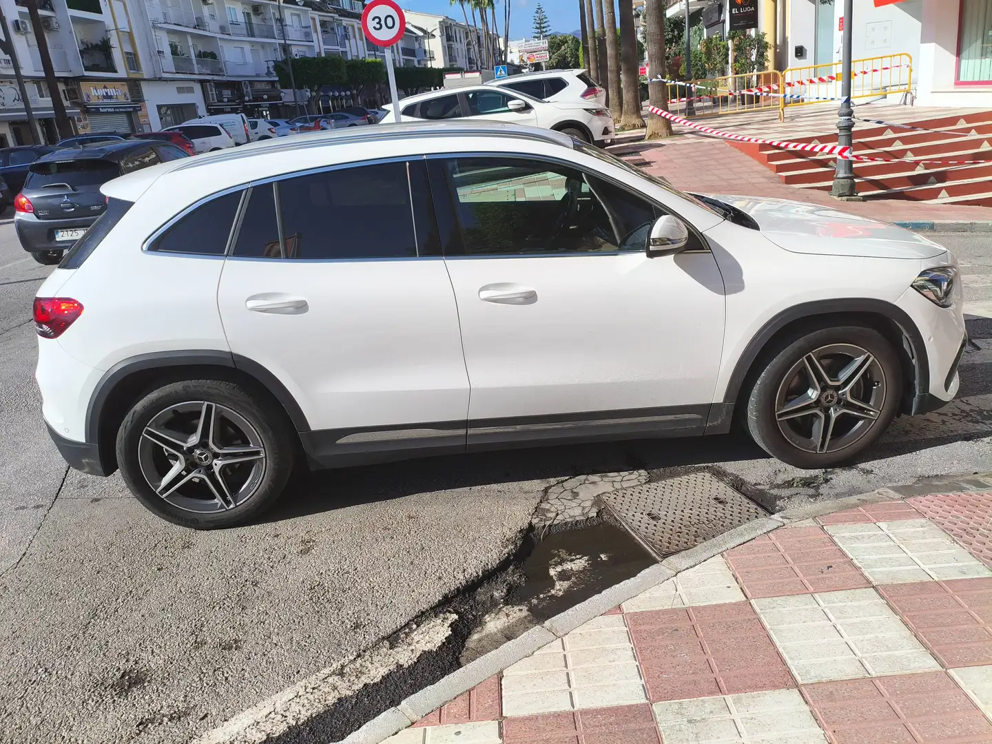 Mercedes-Benz GLA 200 GLA 200d 8G-DCT Blanco - 2