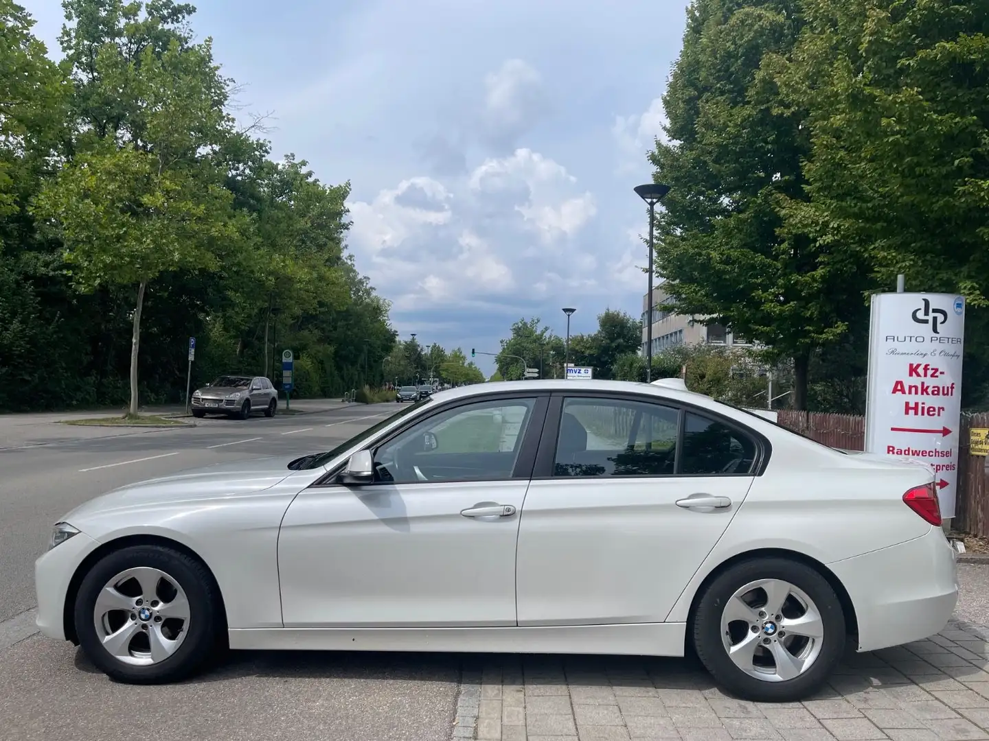 BMW 320 Baureihe 3 Lim. 320 d  Edition Blanco - 2