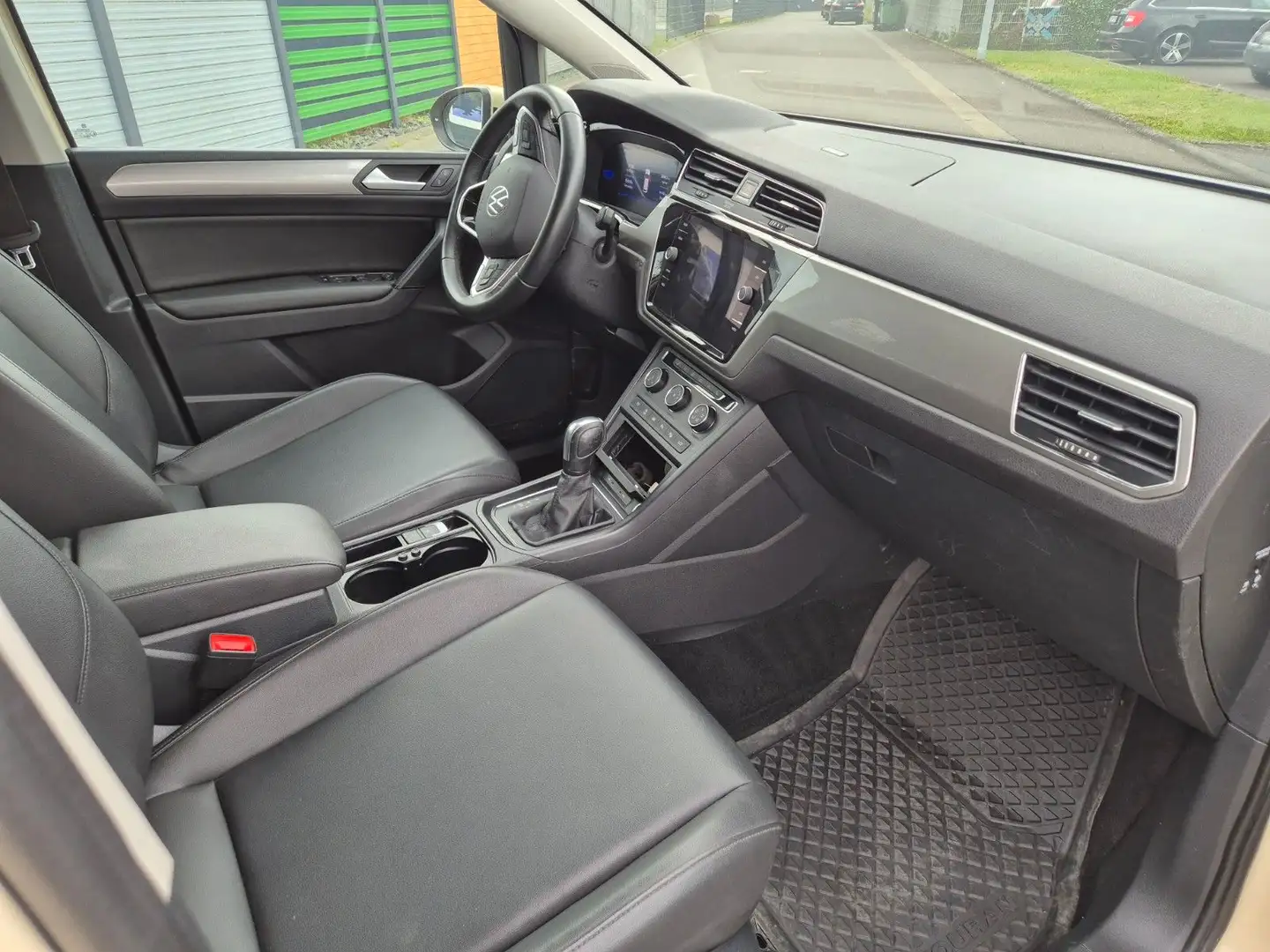 Volkswagen Touran 2.0 TDI SCR DSG Taxi Navi ACC Jaune - 2