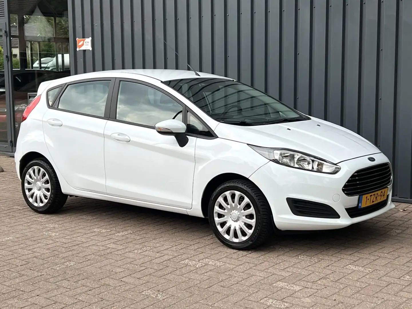Ford Fiesta 1.0 Style NAP!/ONDERHOUDEN!/AIRCO!/NL AUTO!/ Wit - 2