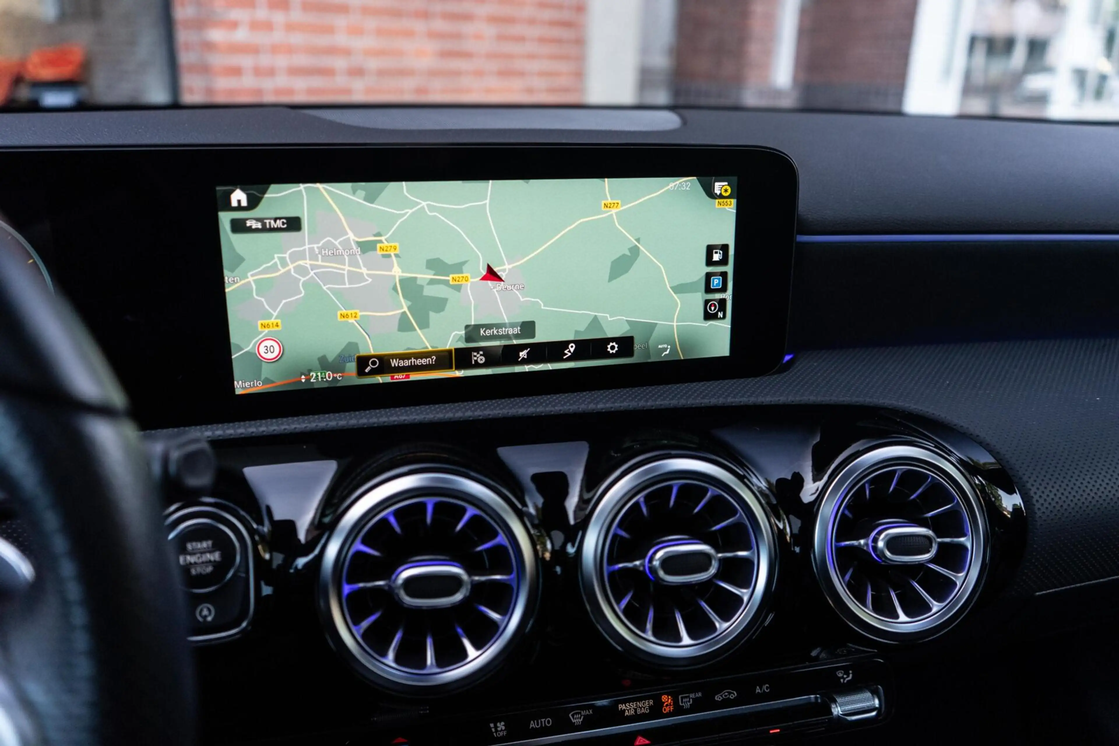 Mercedes-Benz A 200 AMG Pano / Camera / Ambi — photo 17