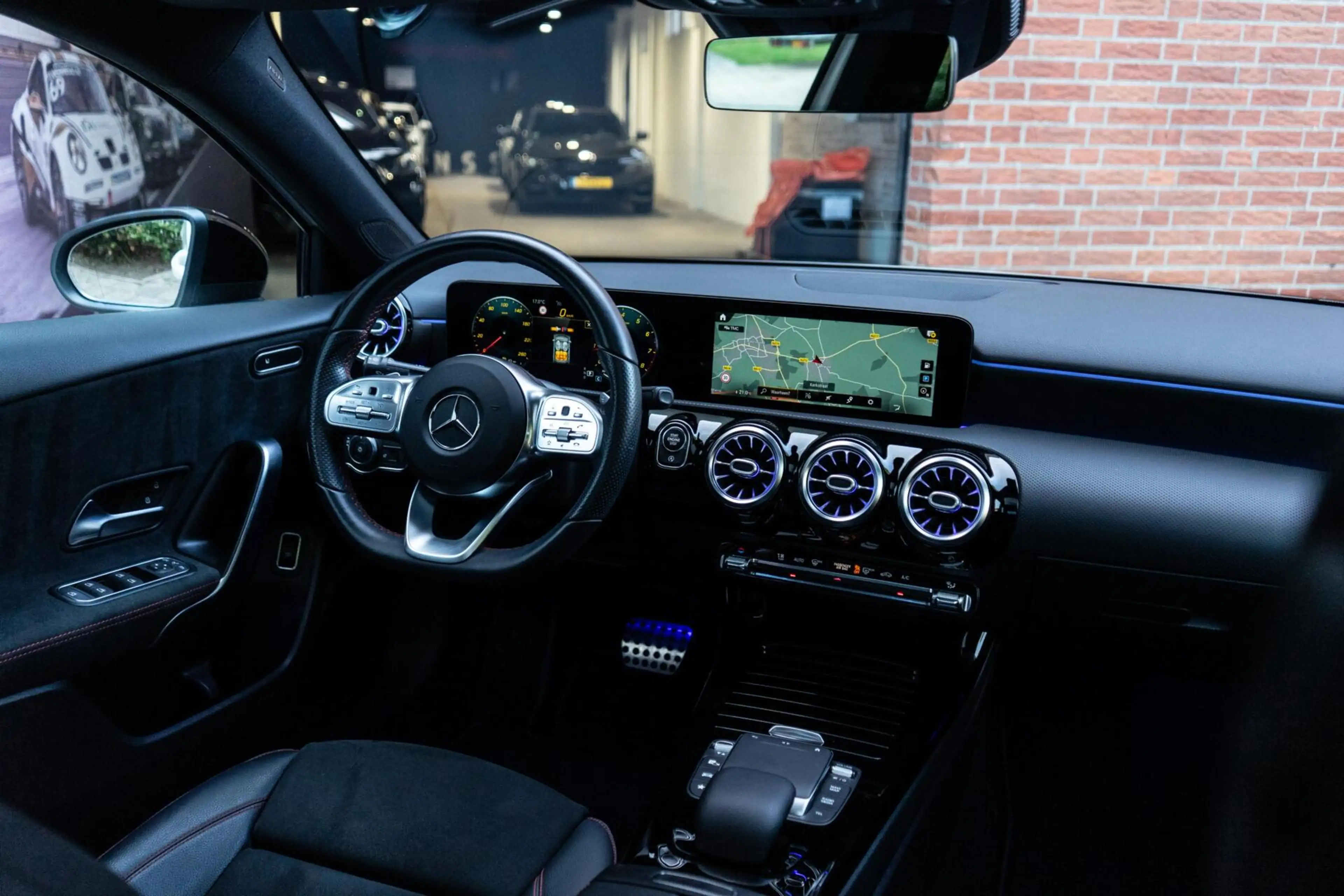 Mercedes-Benz A 200 AMG Pano / Camera / Ambi — photo 10