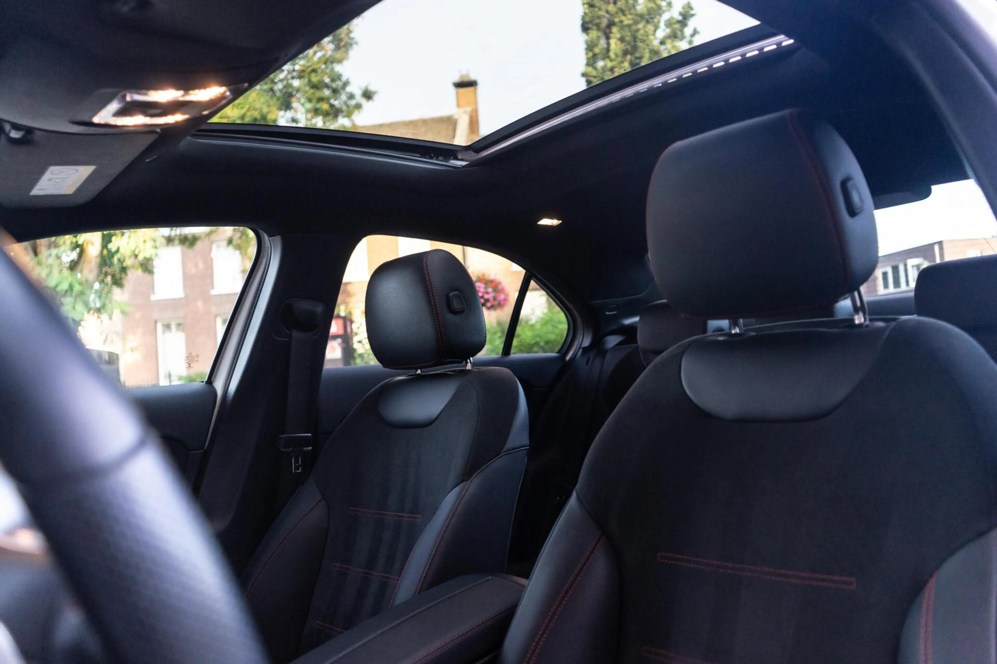 Mercedes-Benz A 200 AMG Pano / Camera / Ambi — photo 21