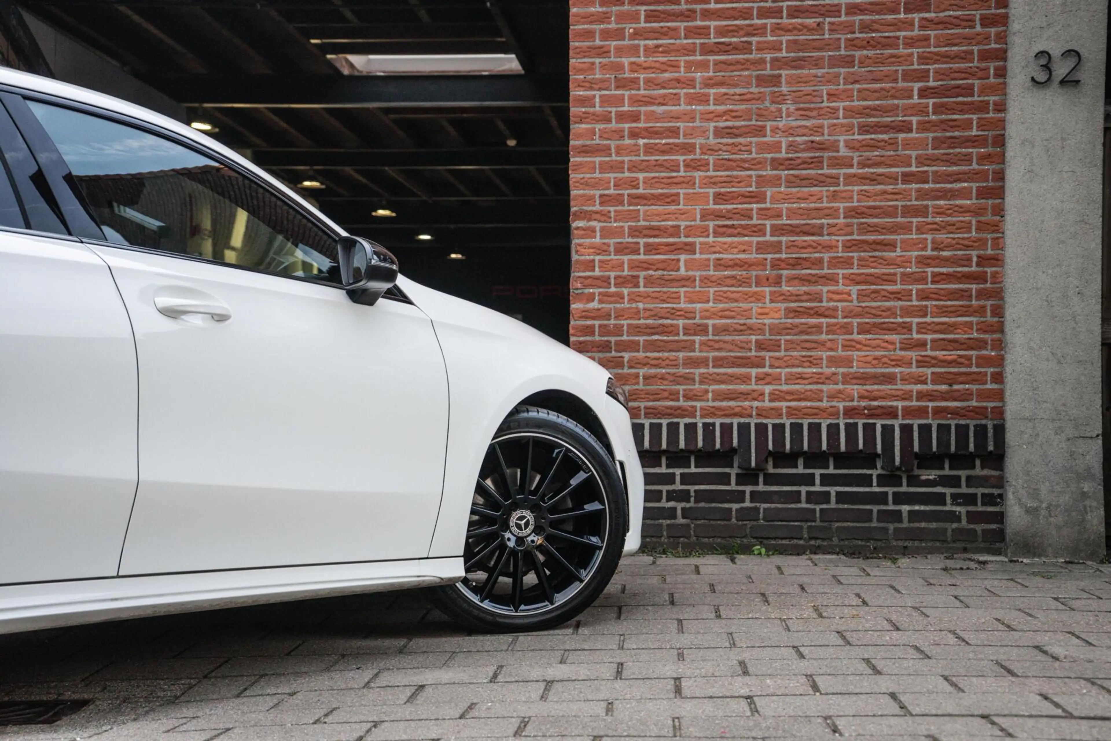 Mercedes-Benz A 200 AMG Pano / Camera / Ambi — photo 25