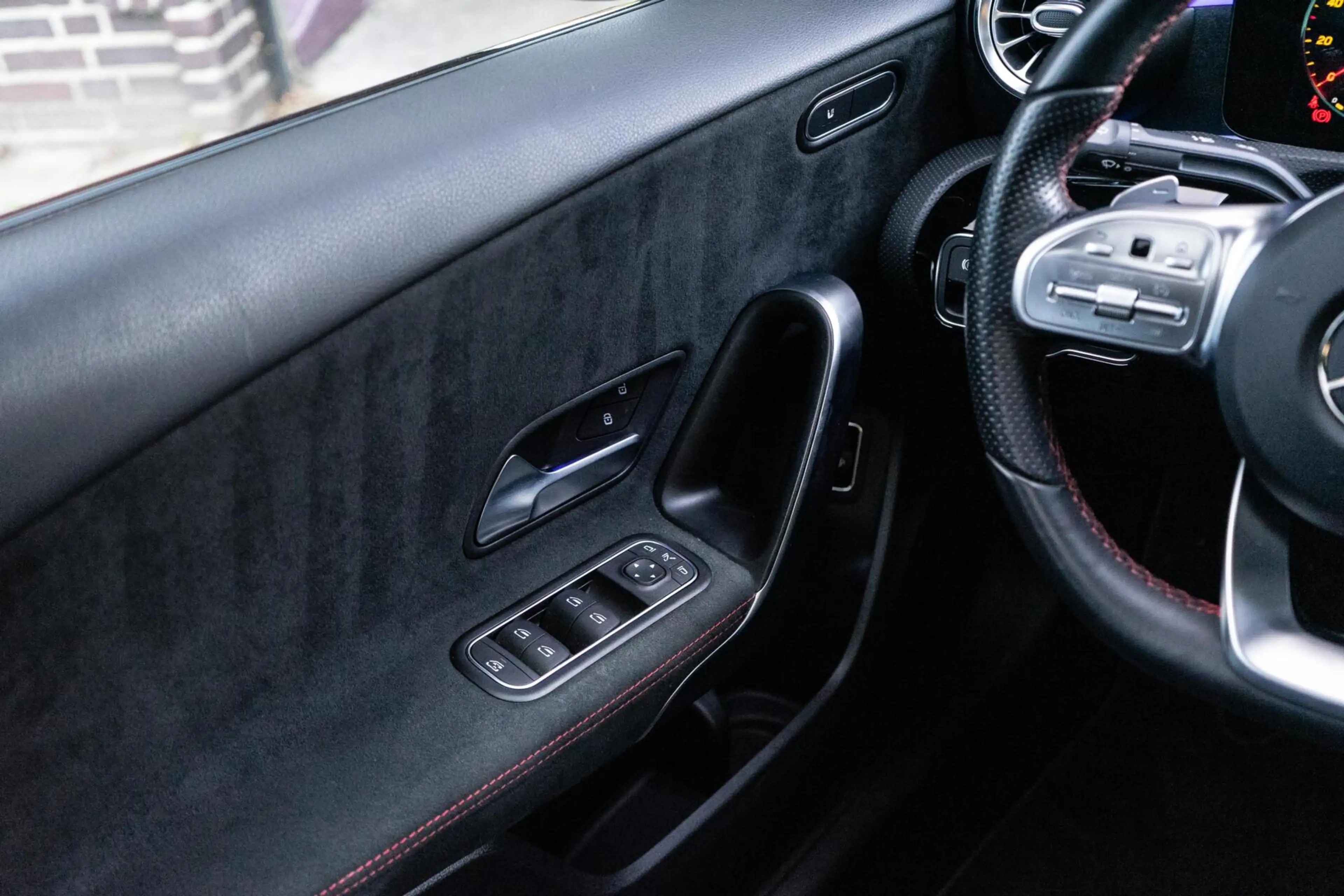 Mercedes-Benz A 200 AMG Pano / Camera / Ambi — photo 12
