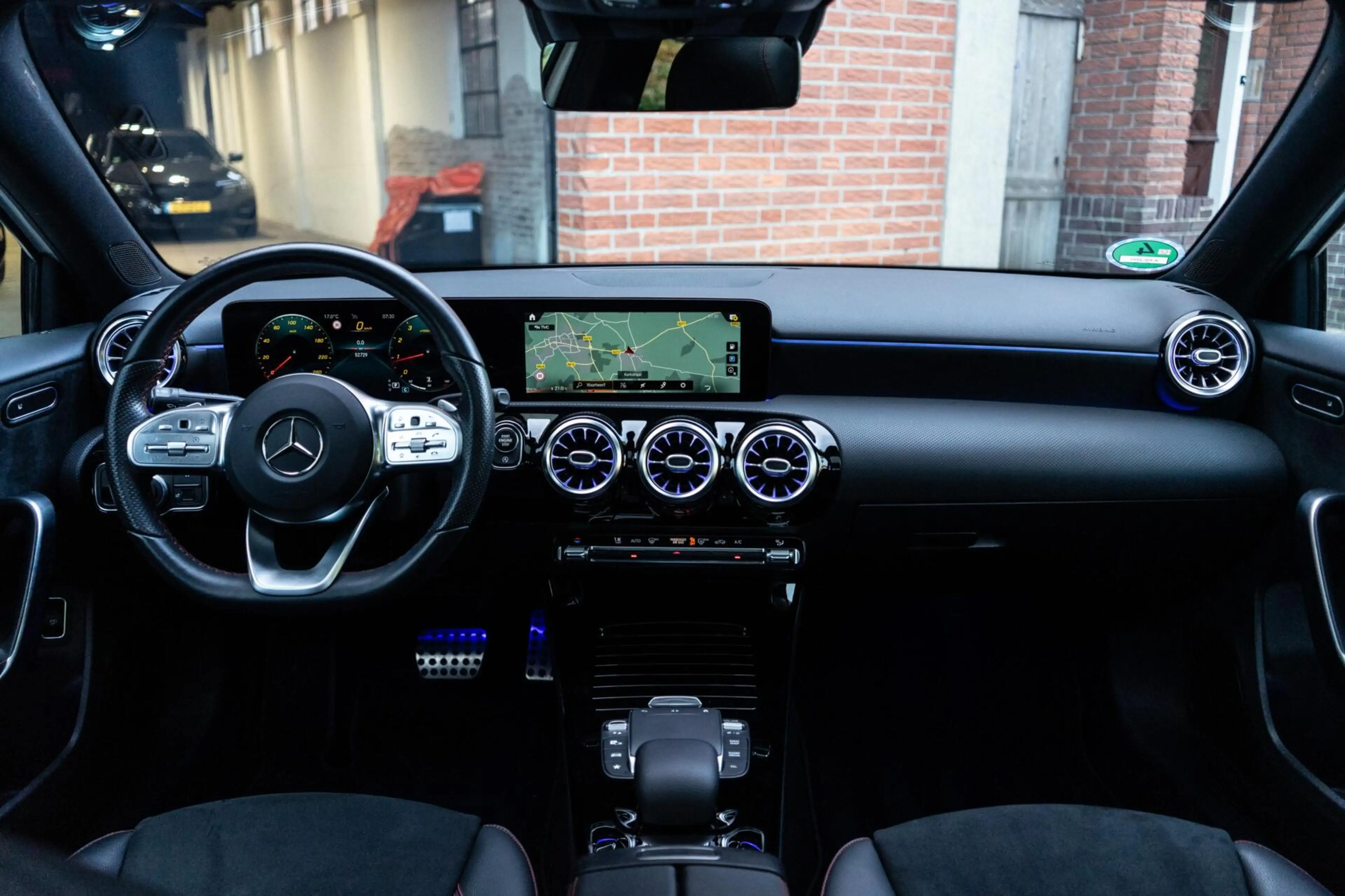 Mercedes-Benz A 200 AMG Pano / Camera / Ambi — photo 2