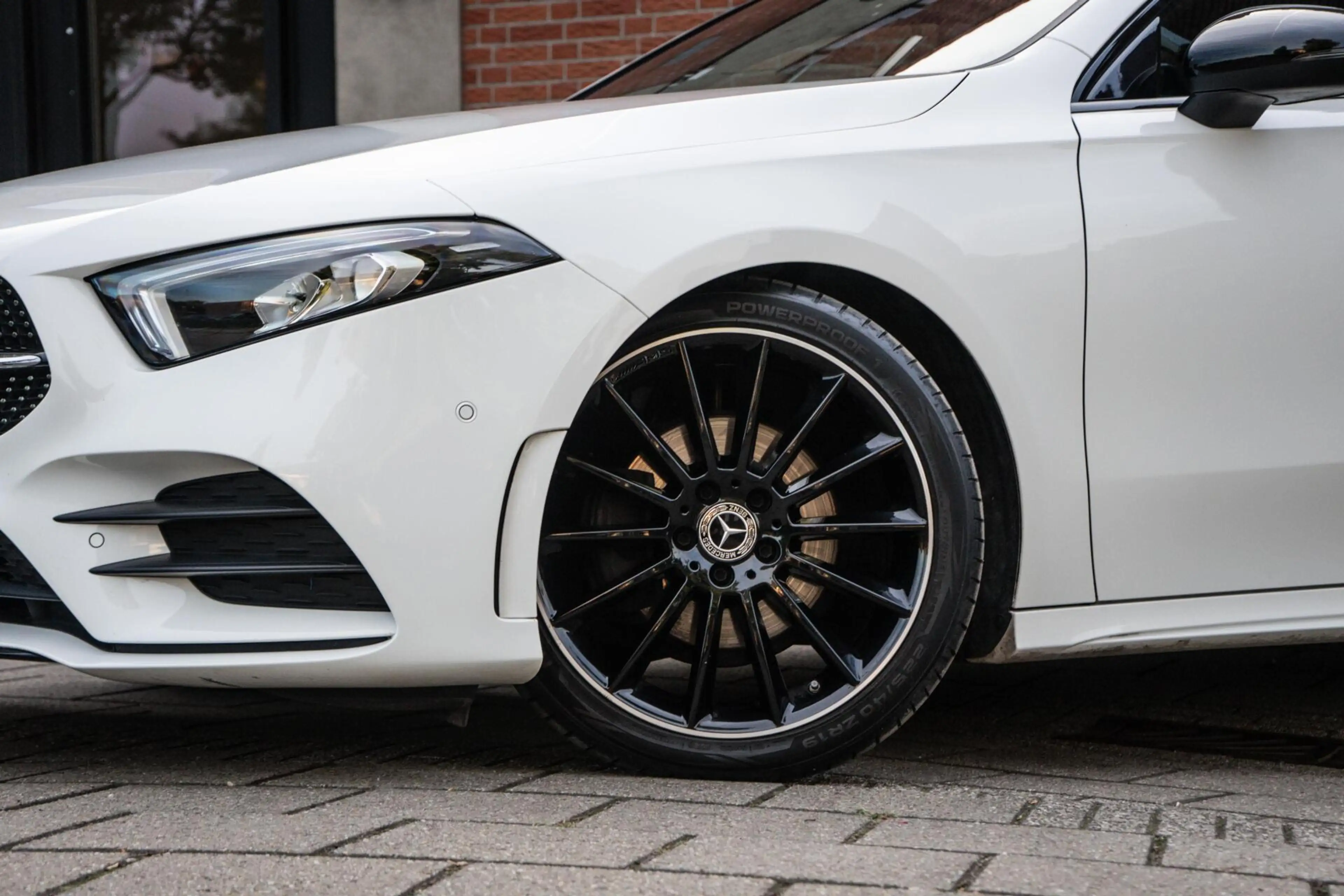 Mercedes-Benz A 200 AMG Pano / Camera / Ambi — photo 27