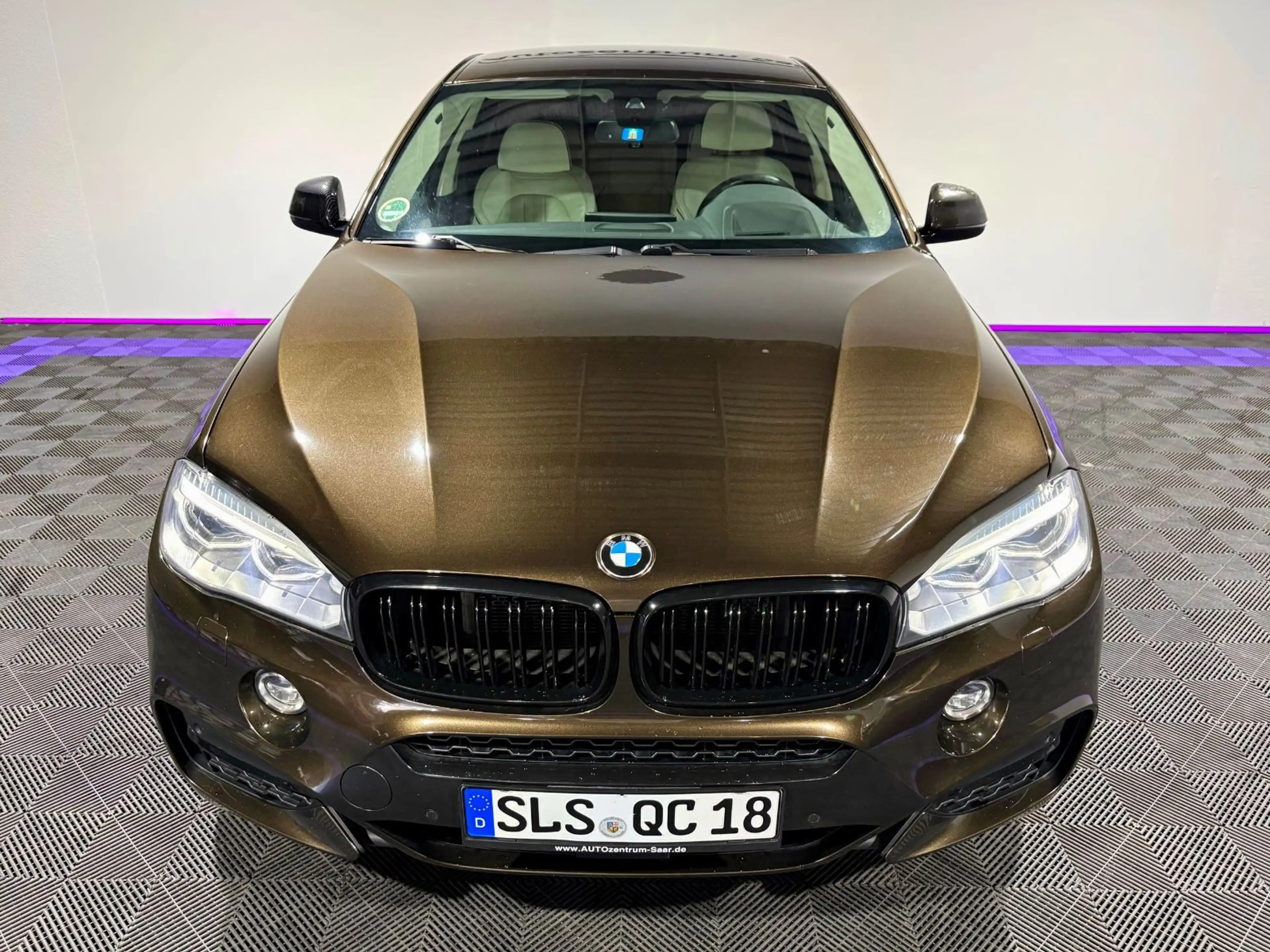 BMW X6 M50d Individual Innen/Außen 22" Alus — photo 13