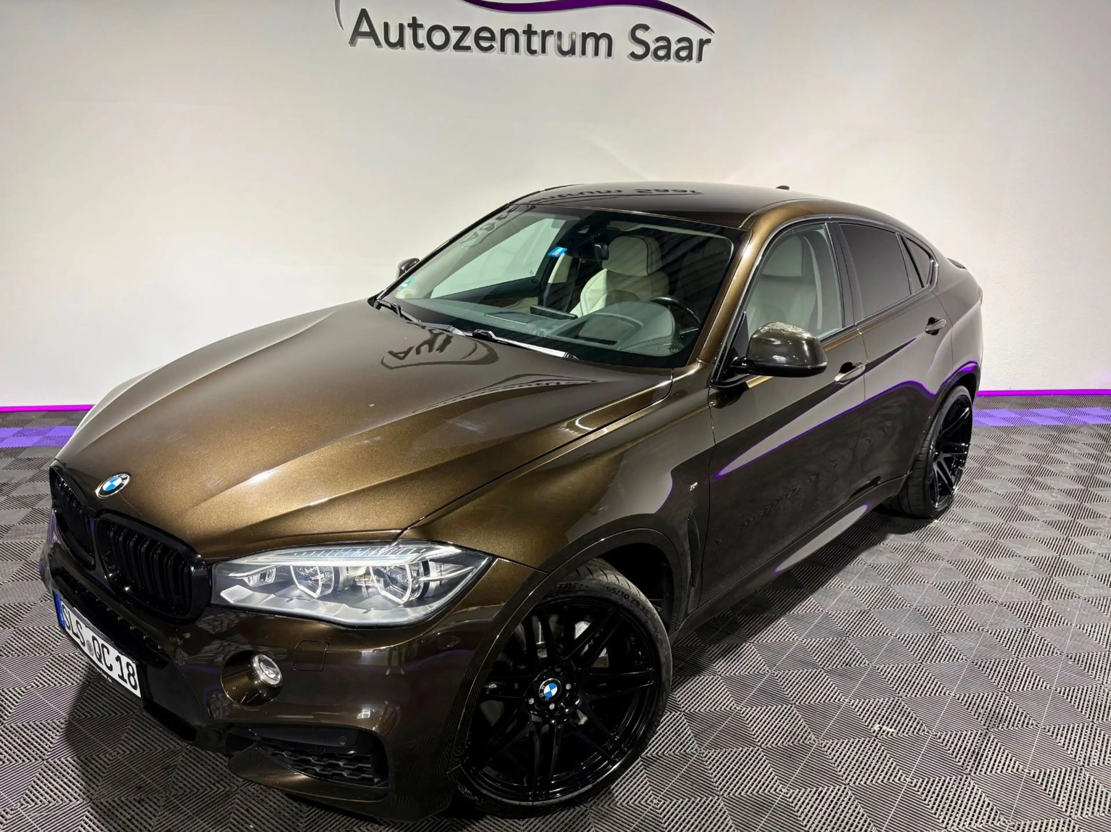 BMW X6 M50d Individual Innen/Außen 22" Alus — photo 2