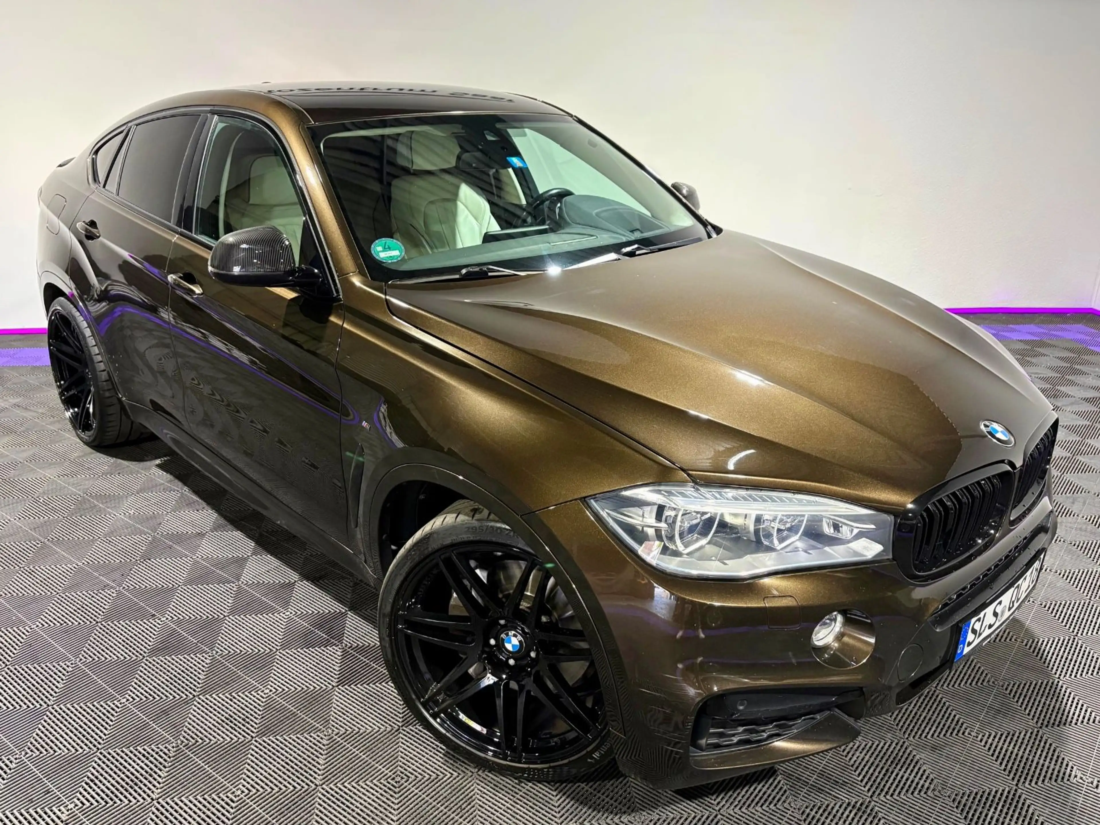 BMW X6 M50d Individual Innen/Außen 22" Alus — photo 11