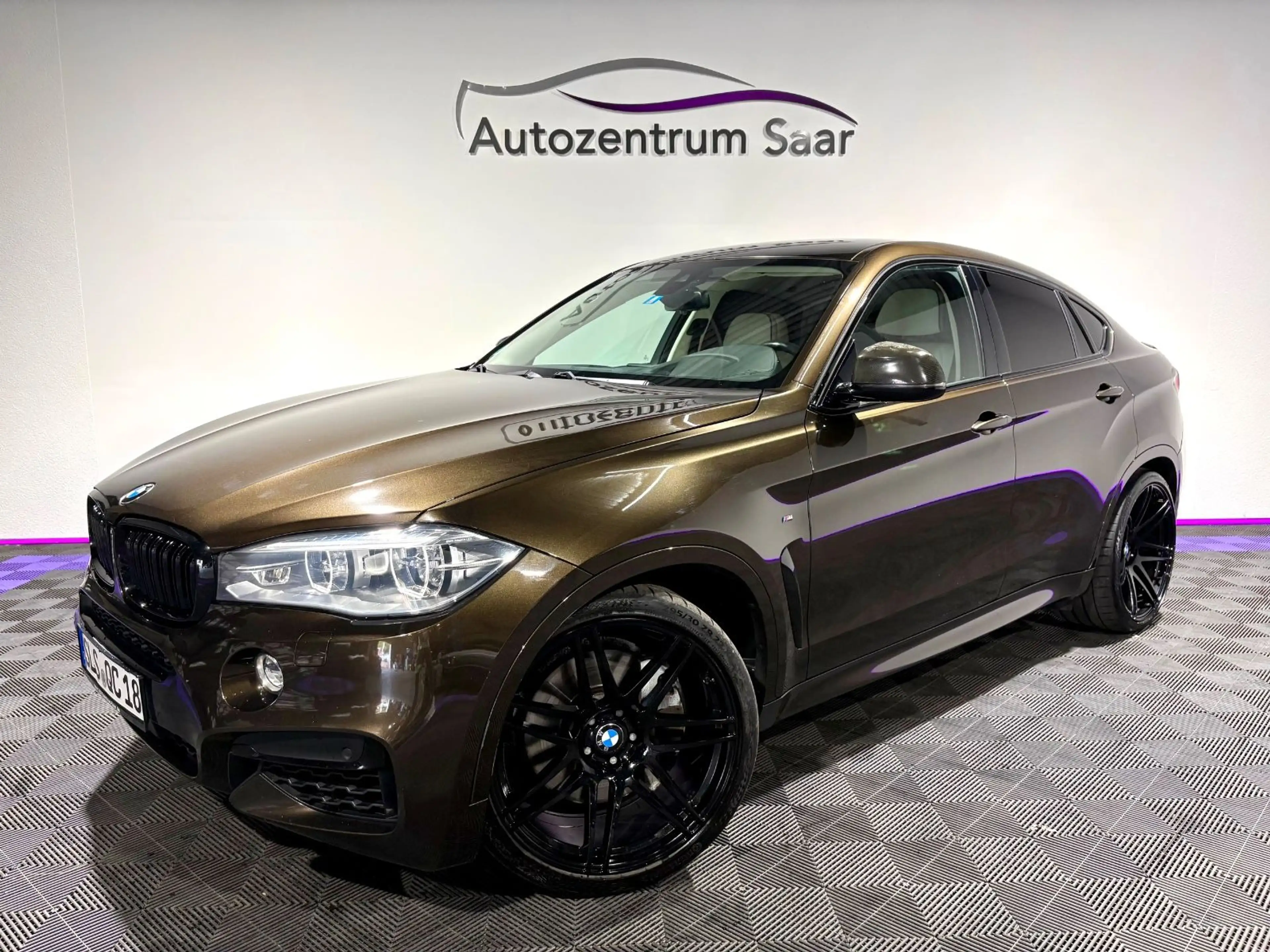 BMW X6 M50d Individual Innen/Außen 22" Alus — photo 3